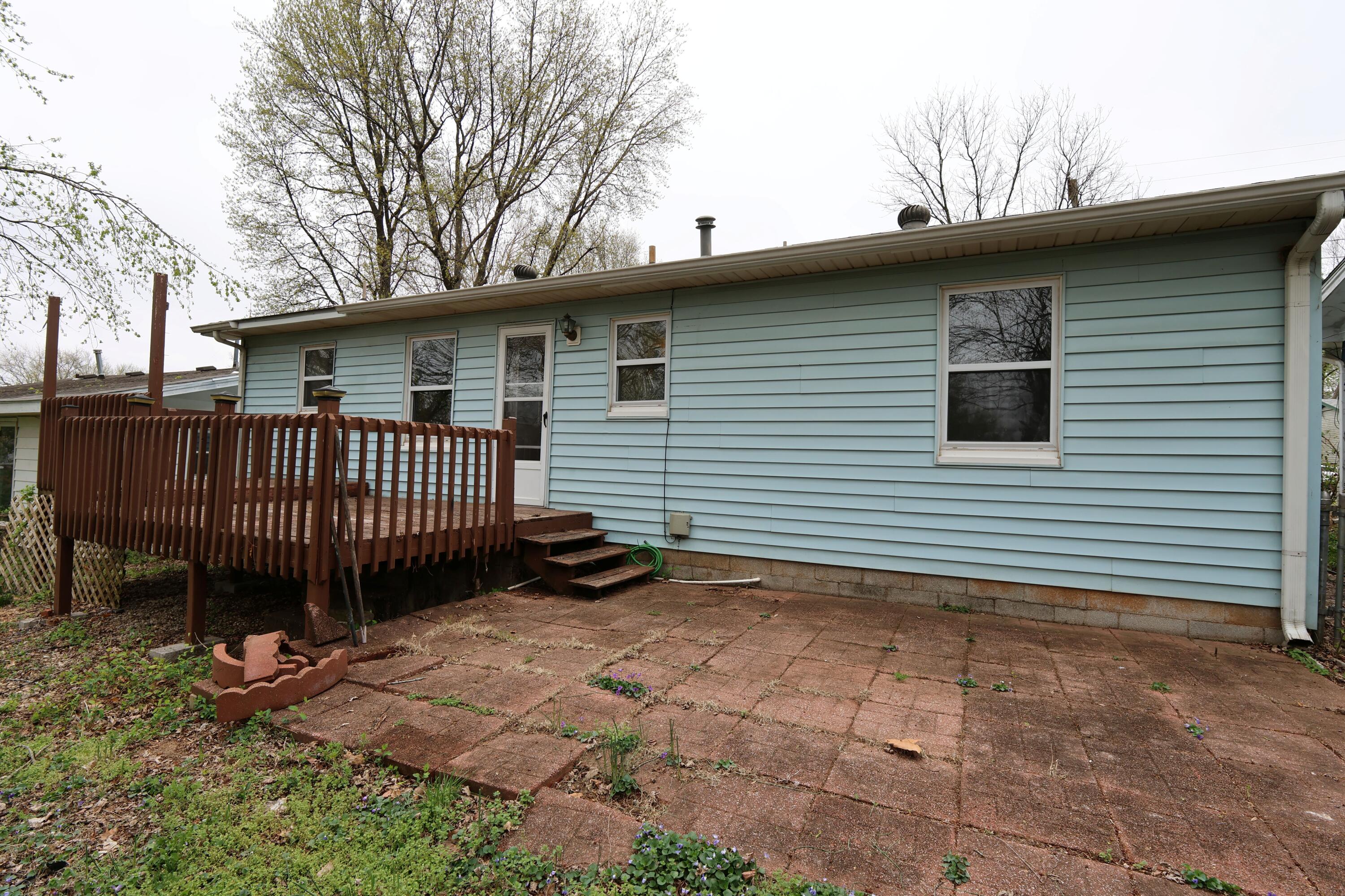 1927 South Weaver Avenue Property Photo 27