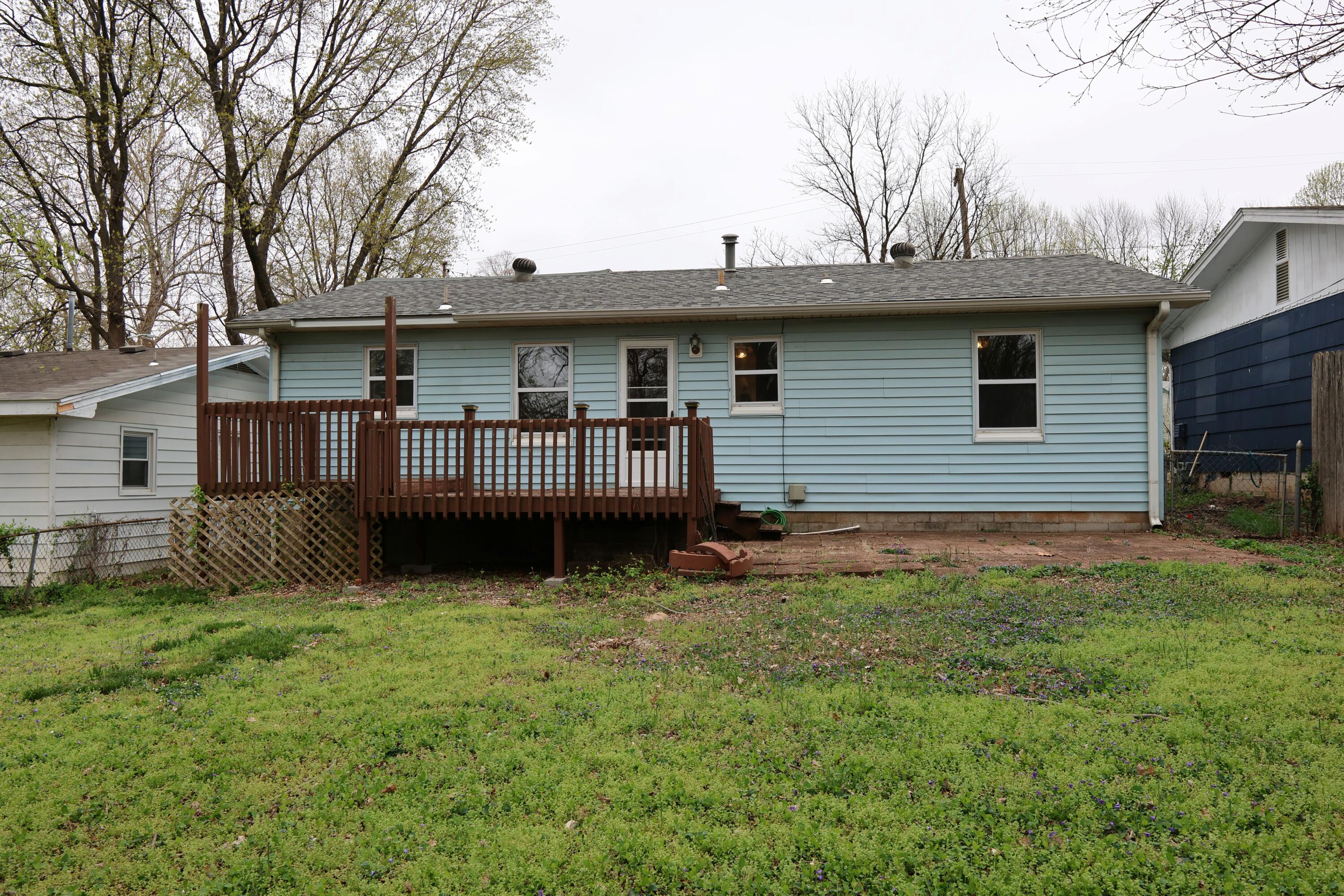 1927 South Weaver Avenue Property Photo 28