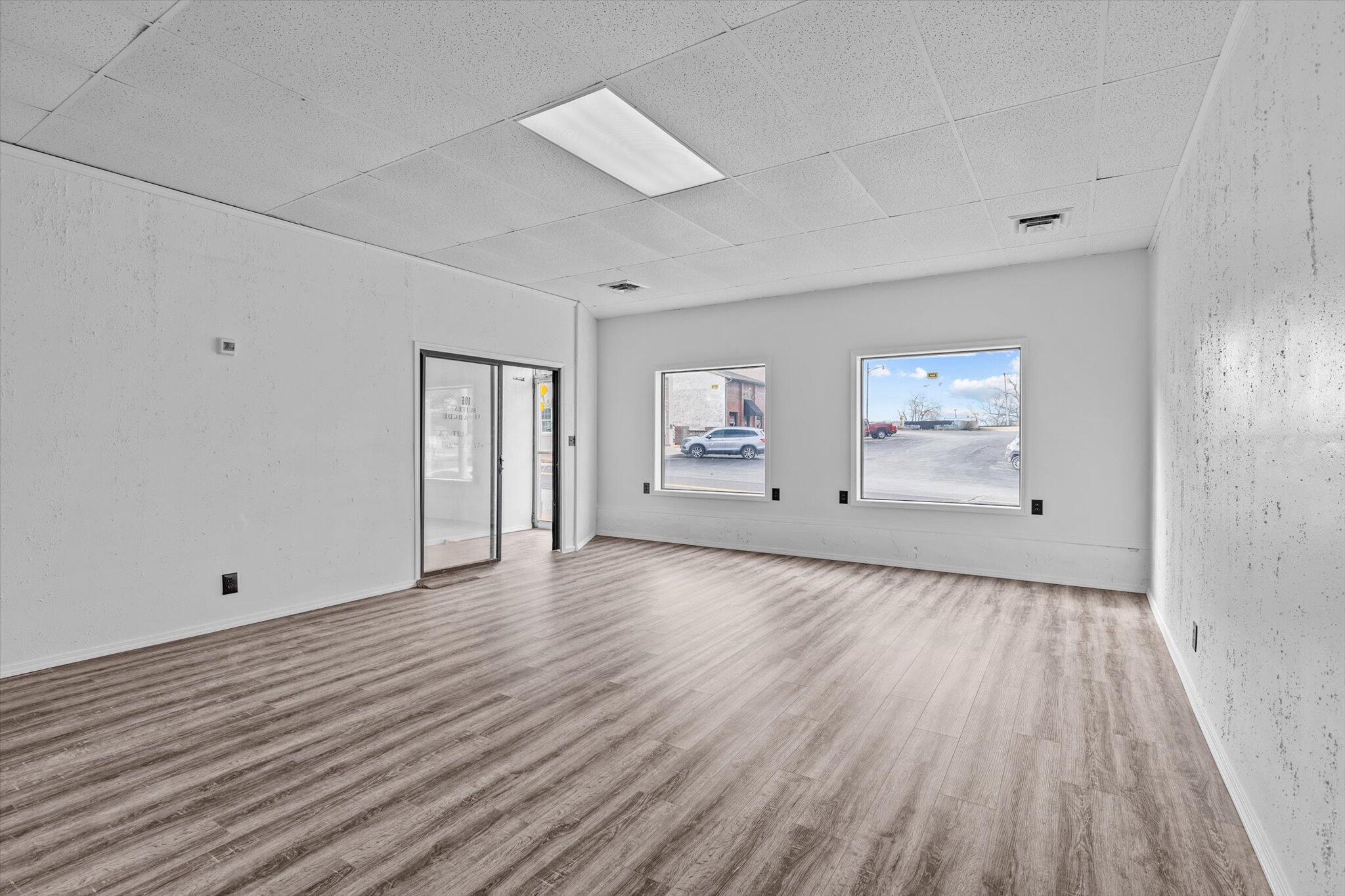 106 East Commercial Street Property Photo 5