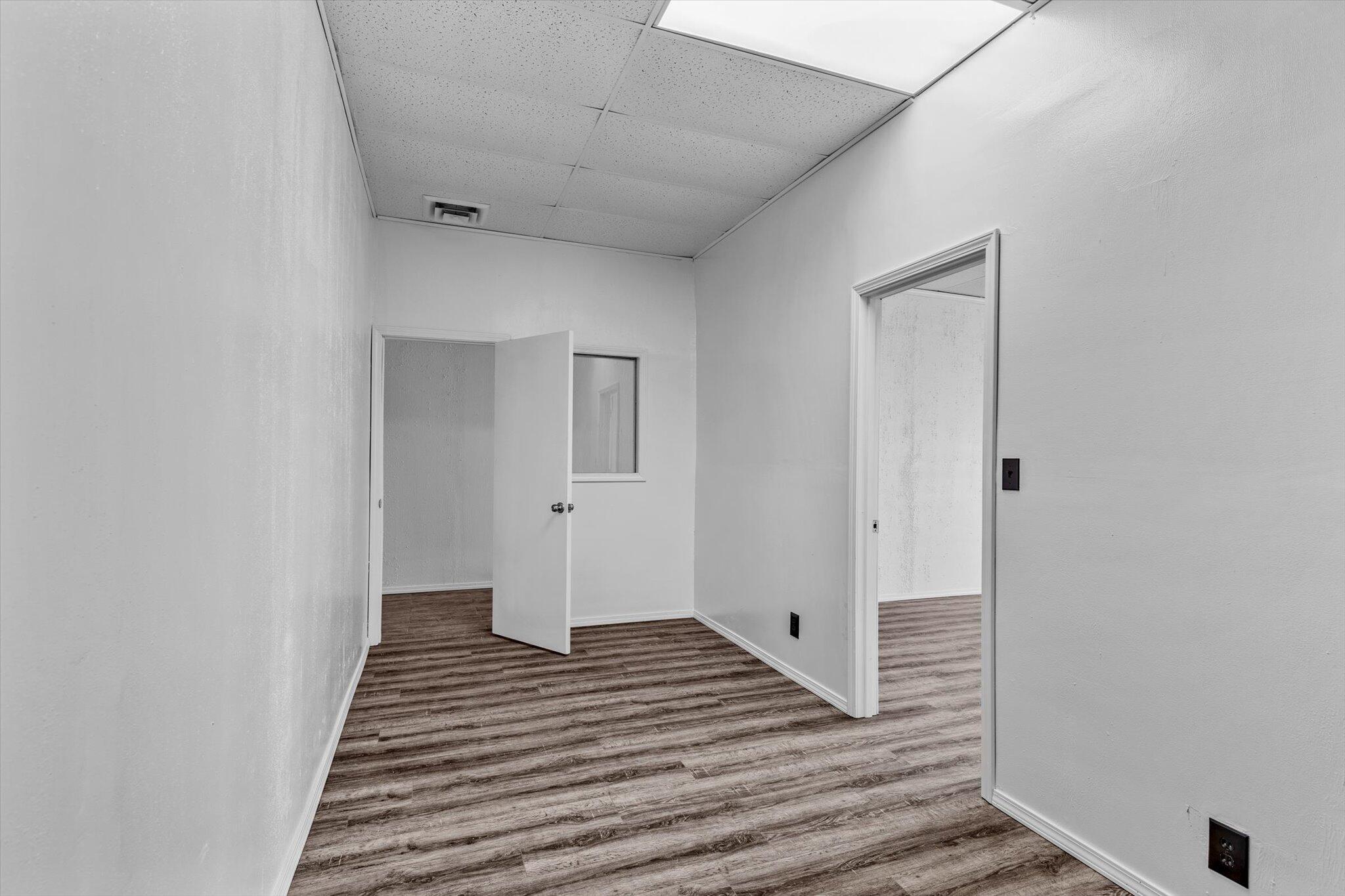 106 East Commercial Street Property Photo 7