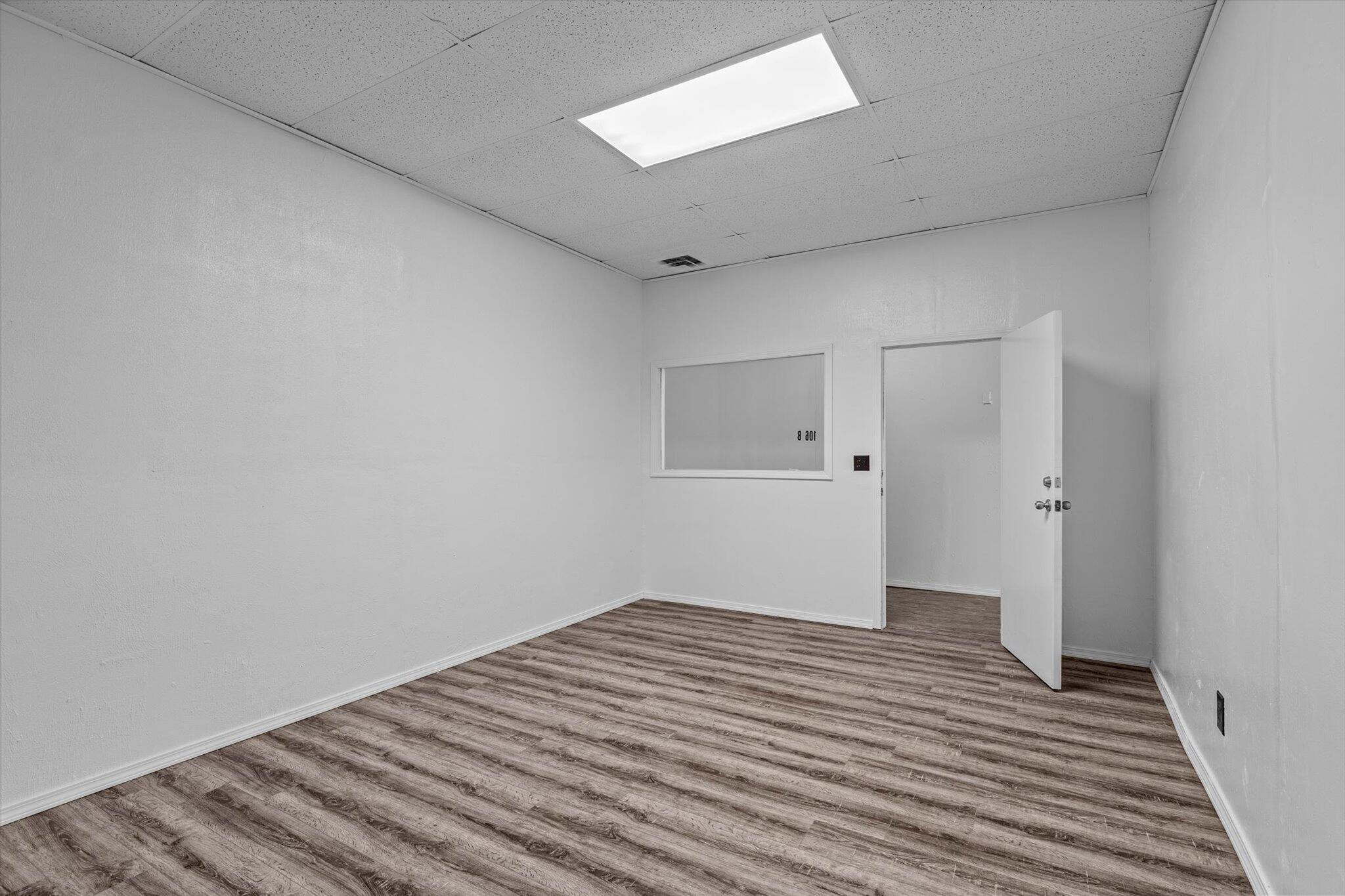 106 East Commercial Street Property Photo 9