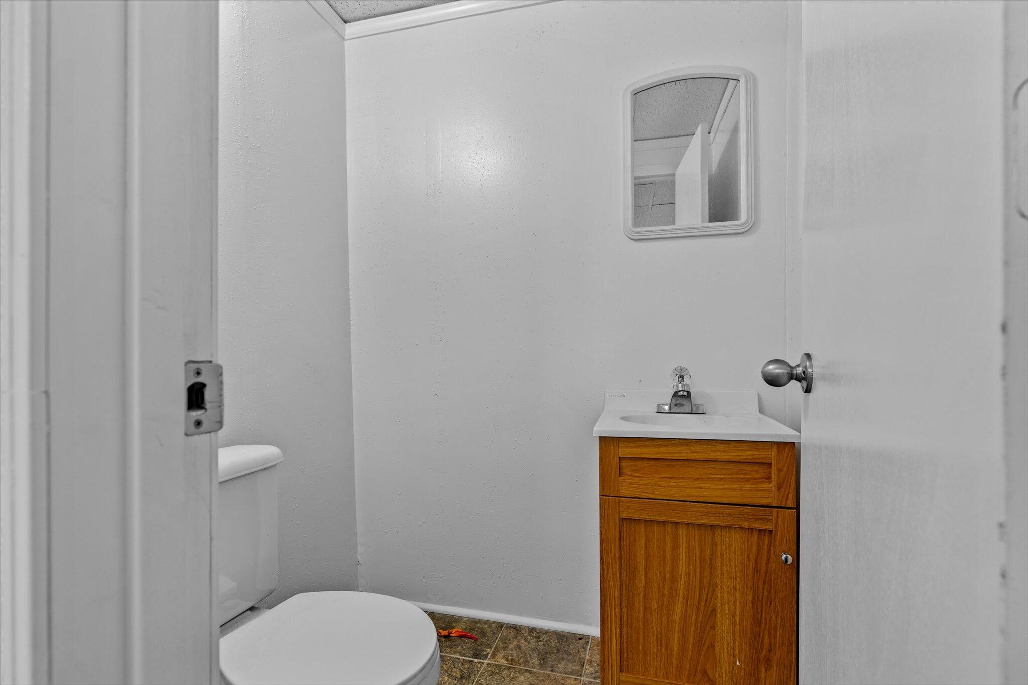 106 East Commercial Street Property Photo 11