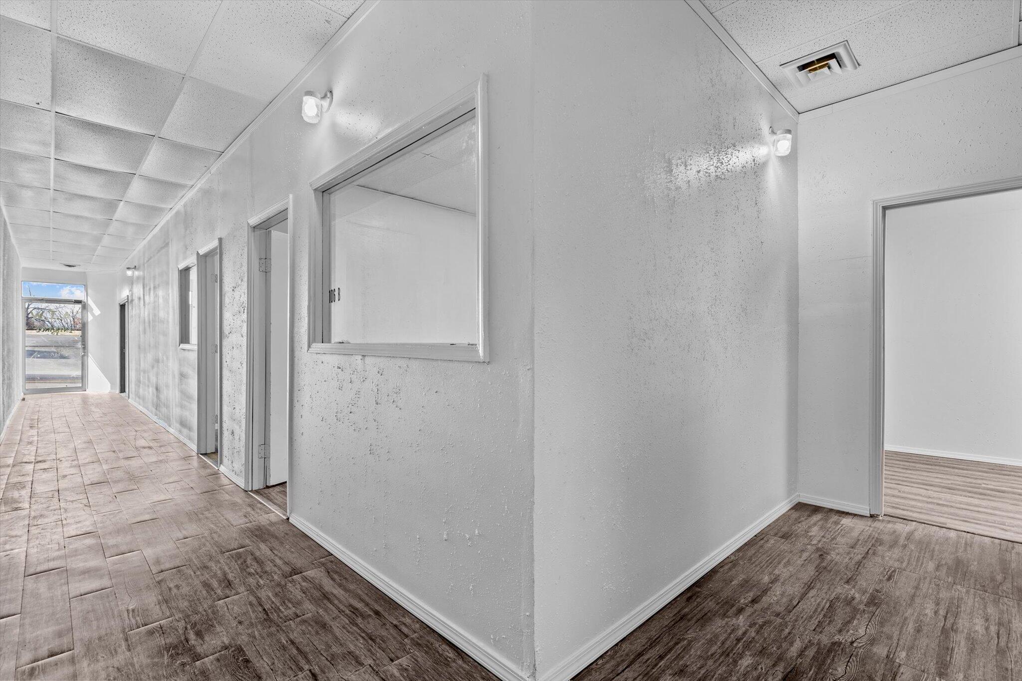 106 East Commercial Street Property Photo 14