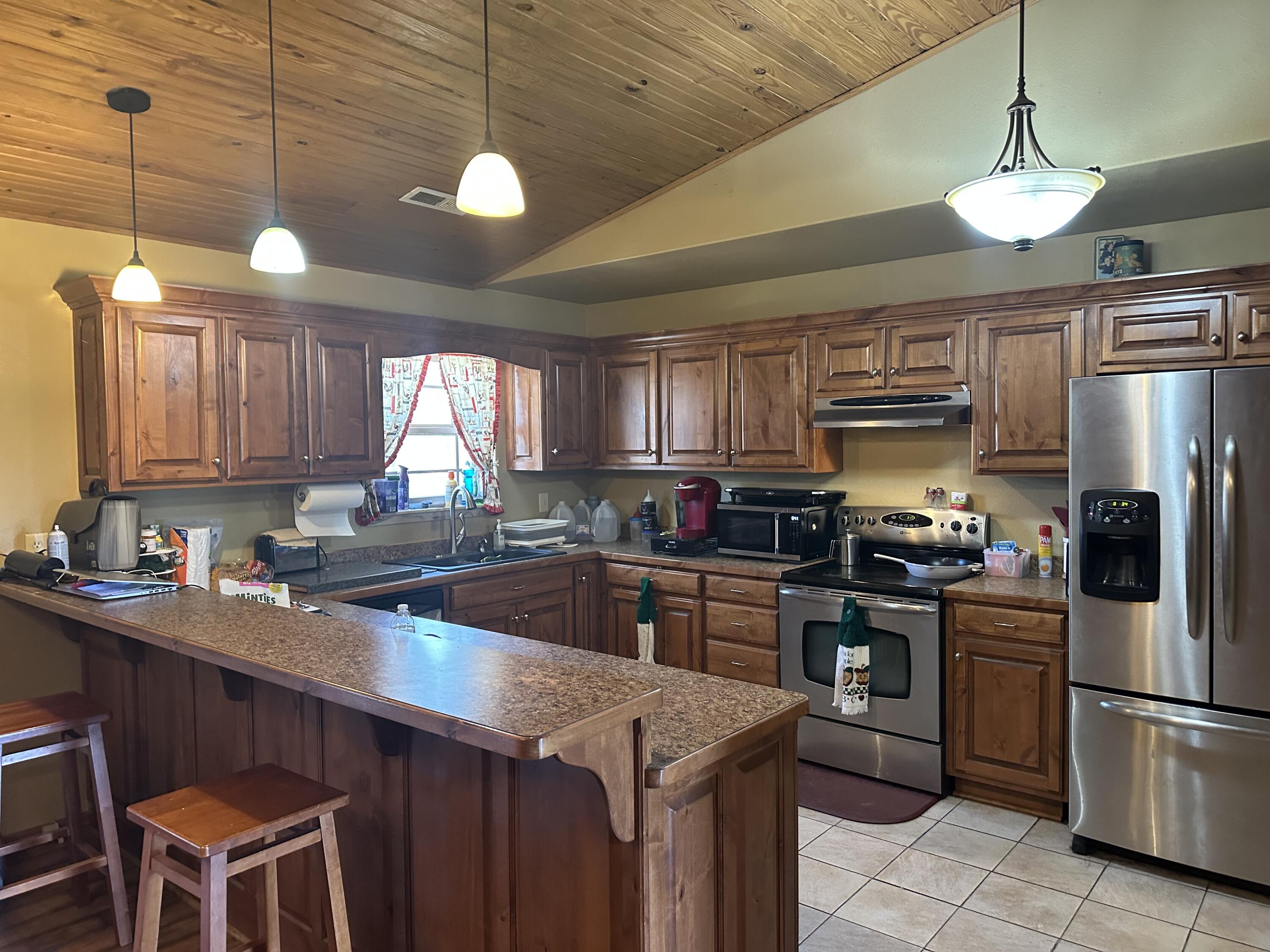 21601 Hershey Lane Property Photo 5