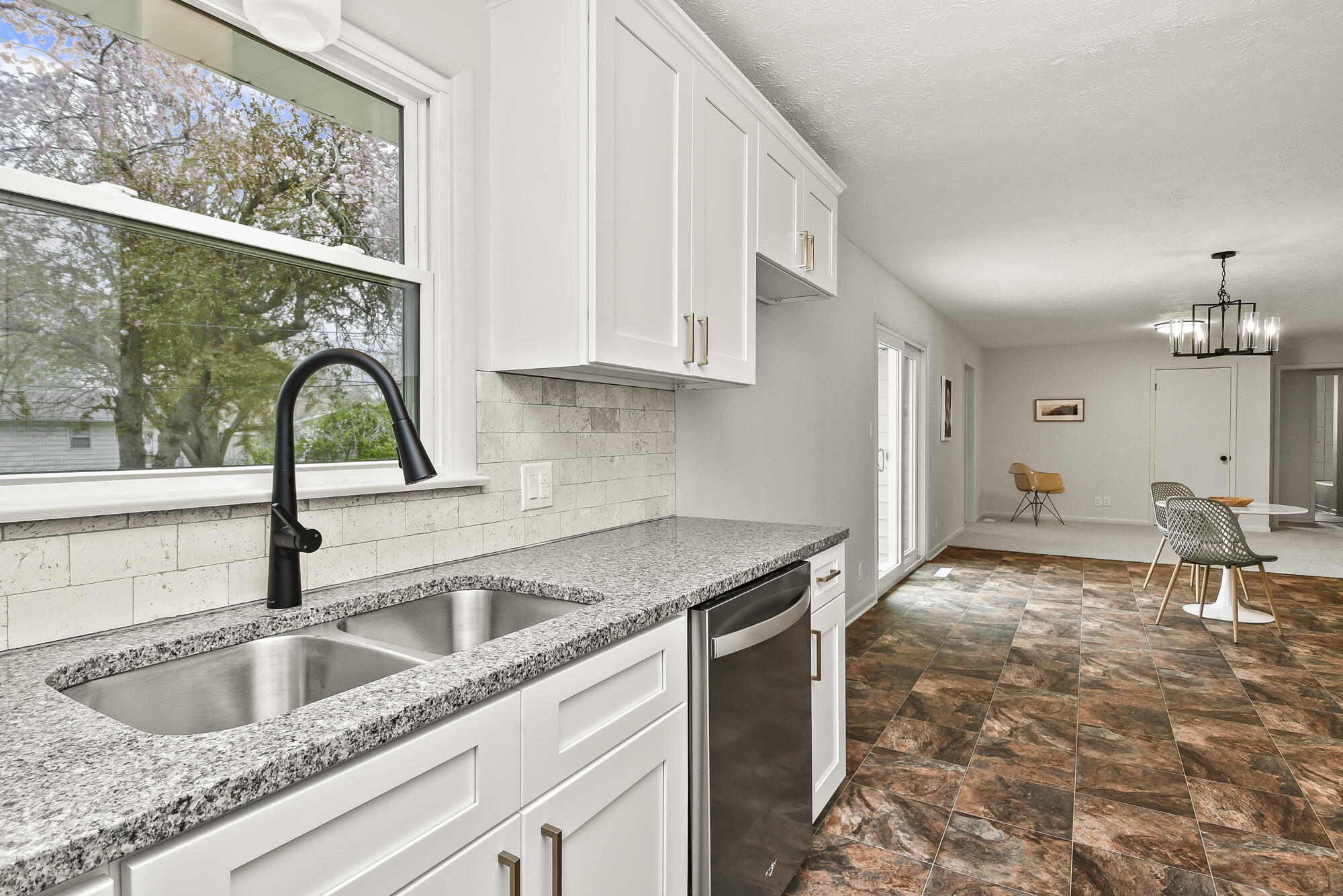 1263 East Woodland Street Property Photo 20