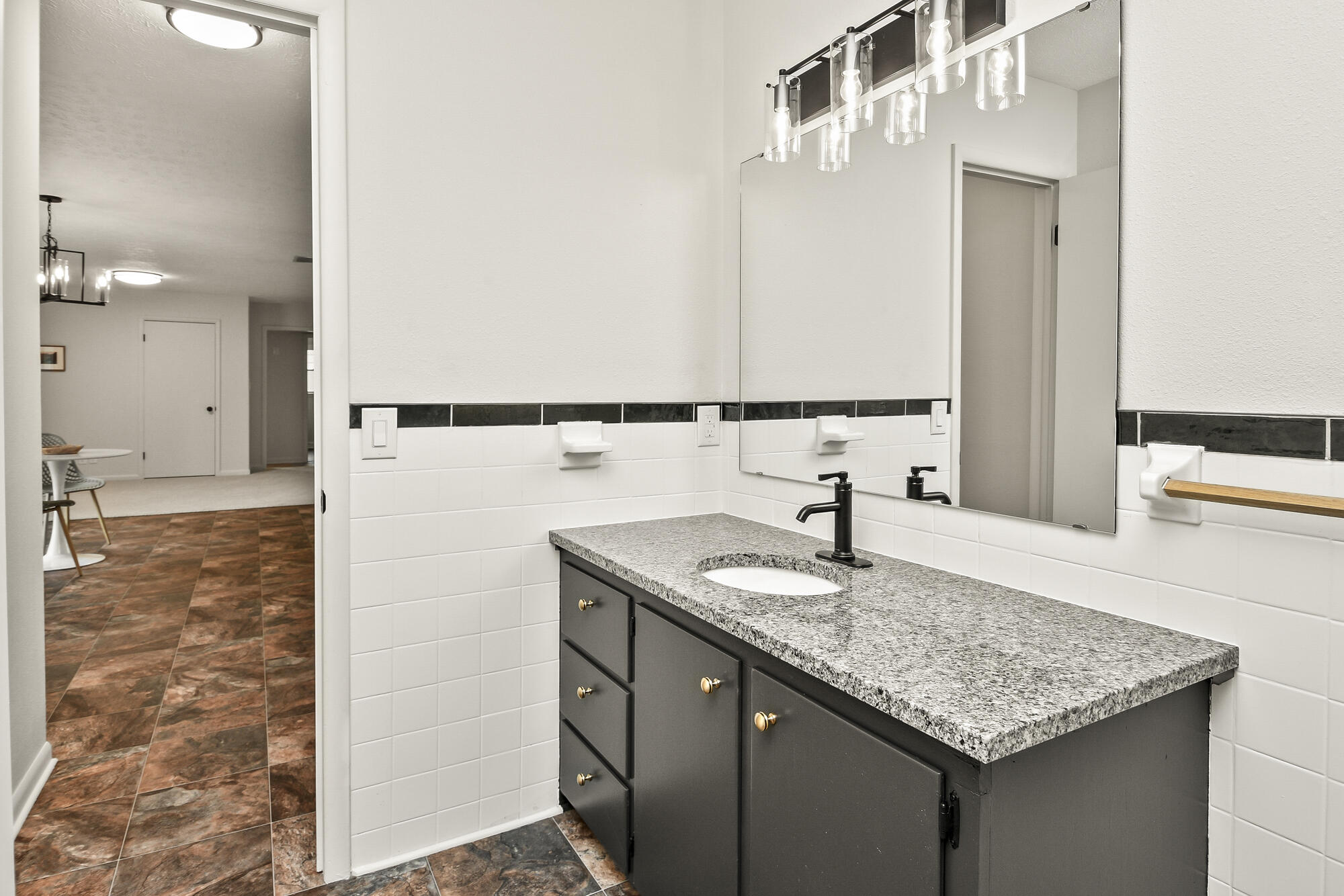1263 East Woodland Street Property Photo 25