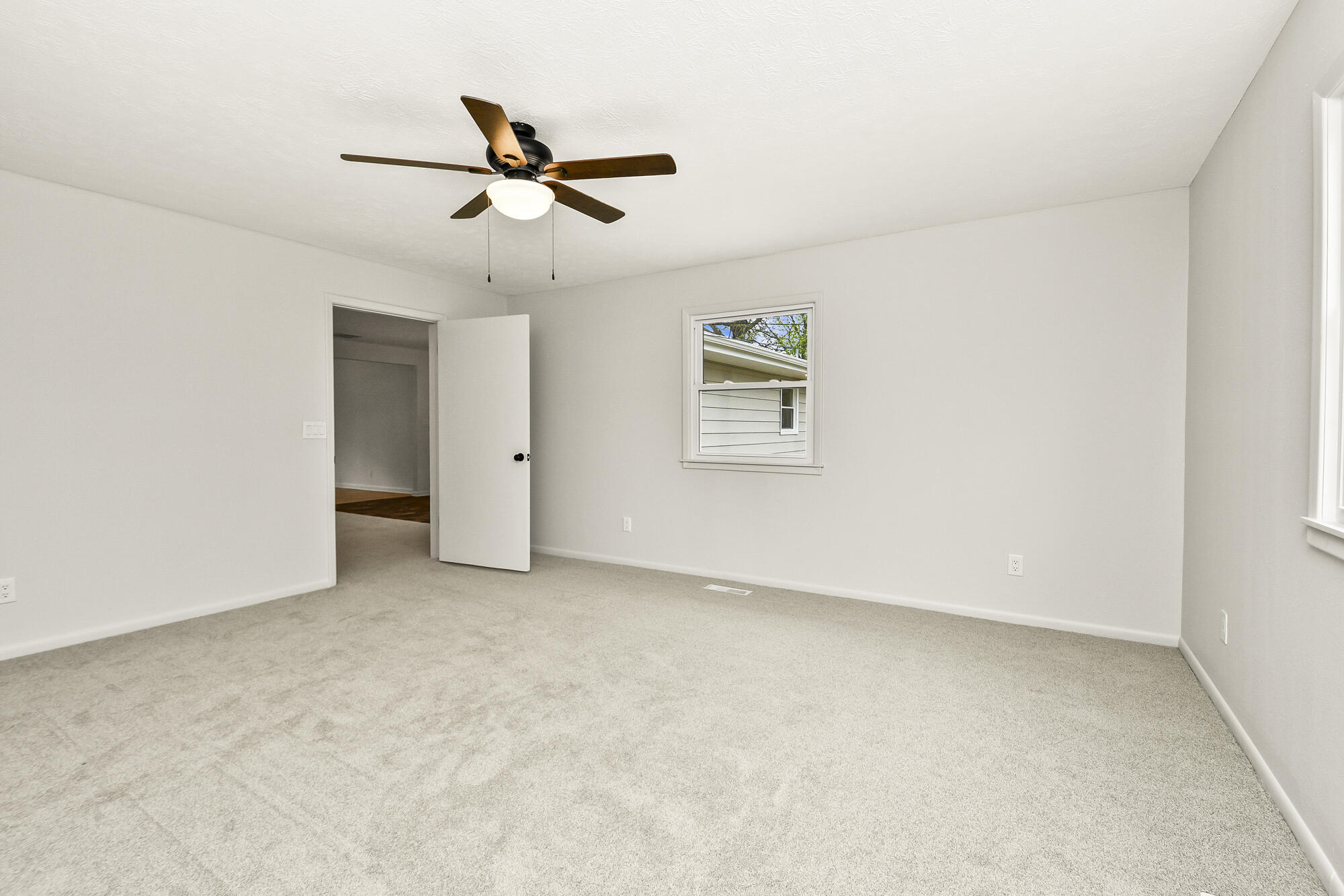 1263 East Woodland Street Property Photo 27