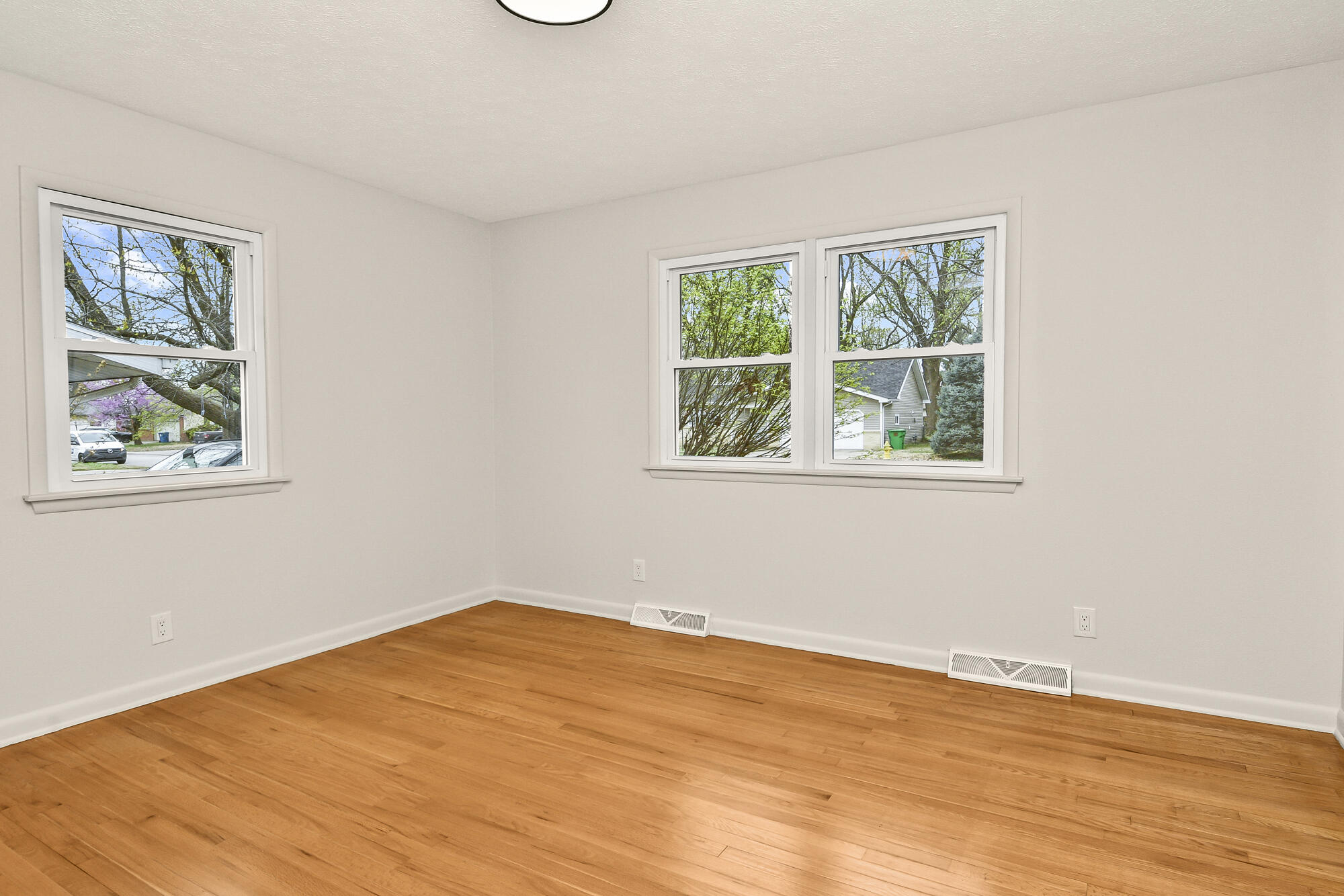 1263 East Woodland Street Property Photo 33