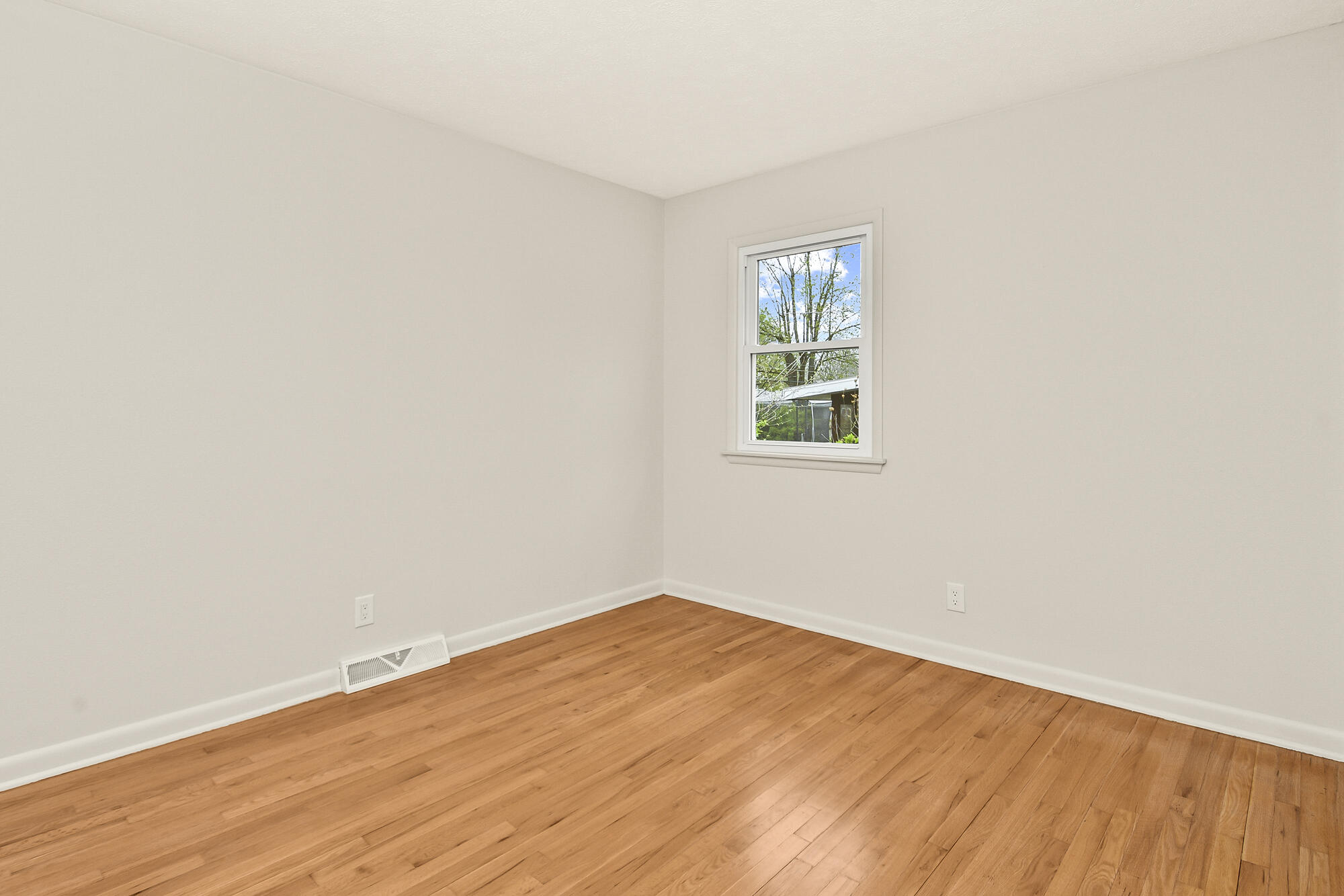 1263 East Woodland Street Property Photo 35