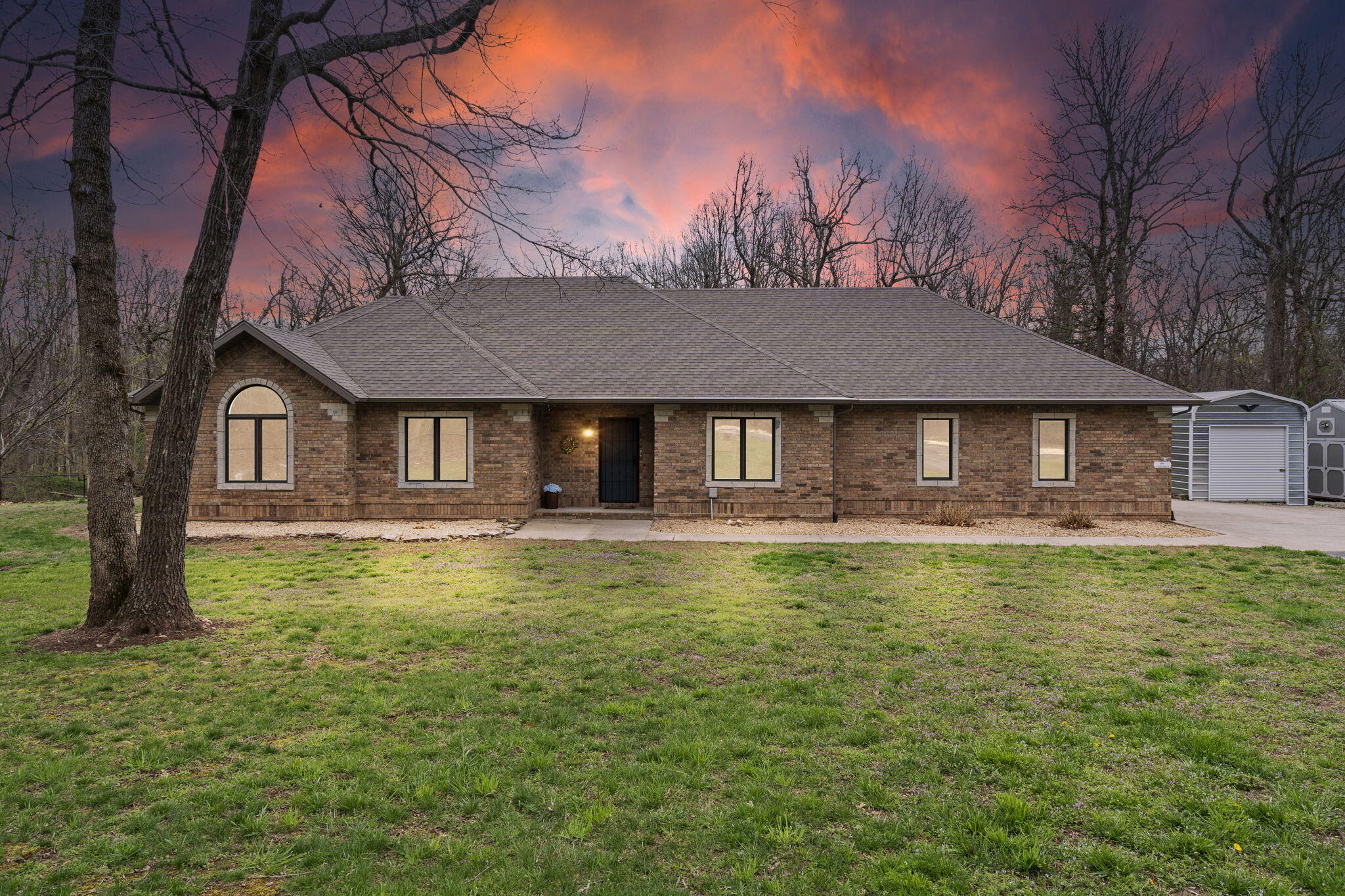 4660 East Red Oak Lane Property Photo 1