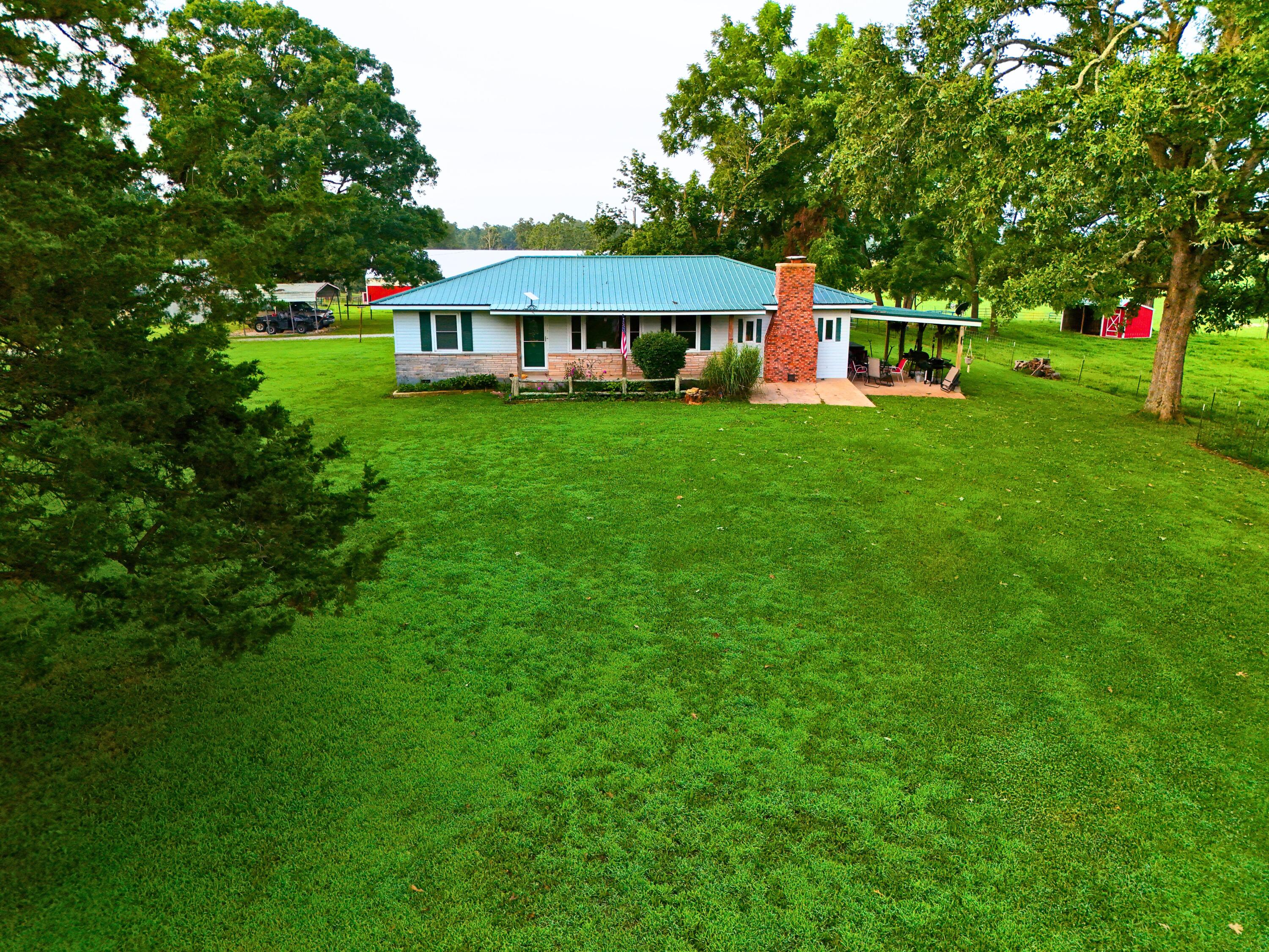 9418 State Route D Property Photo 1