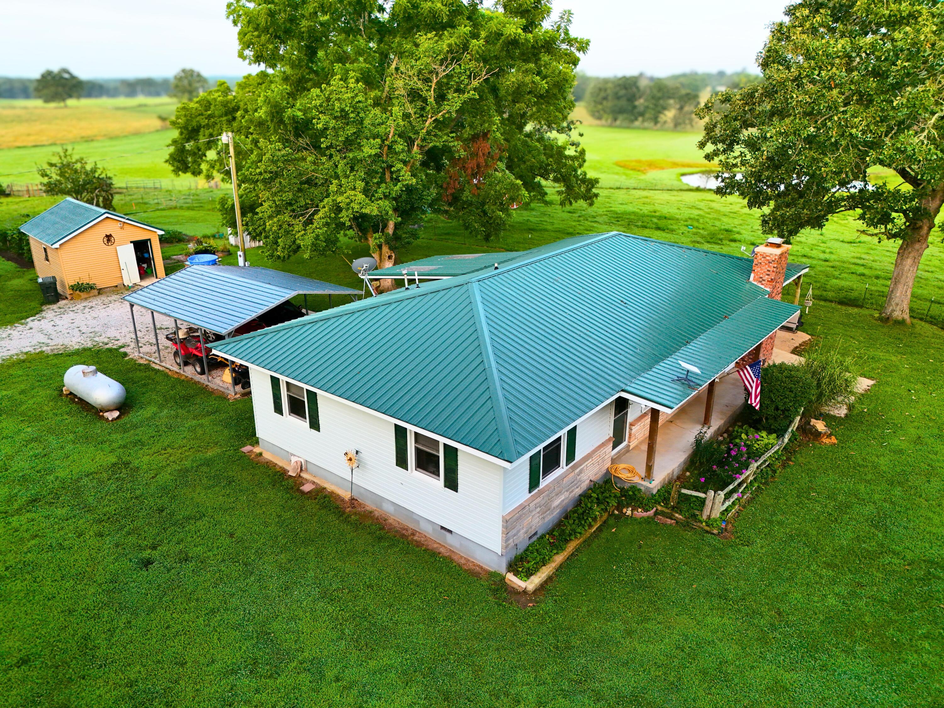 9418 State Route D Property Photo 4