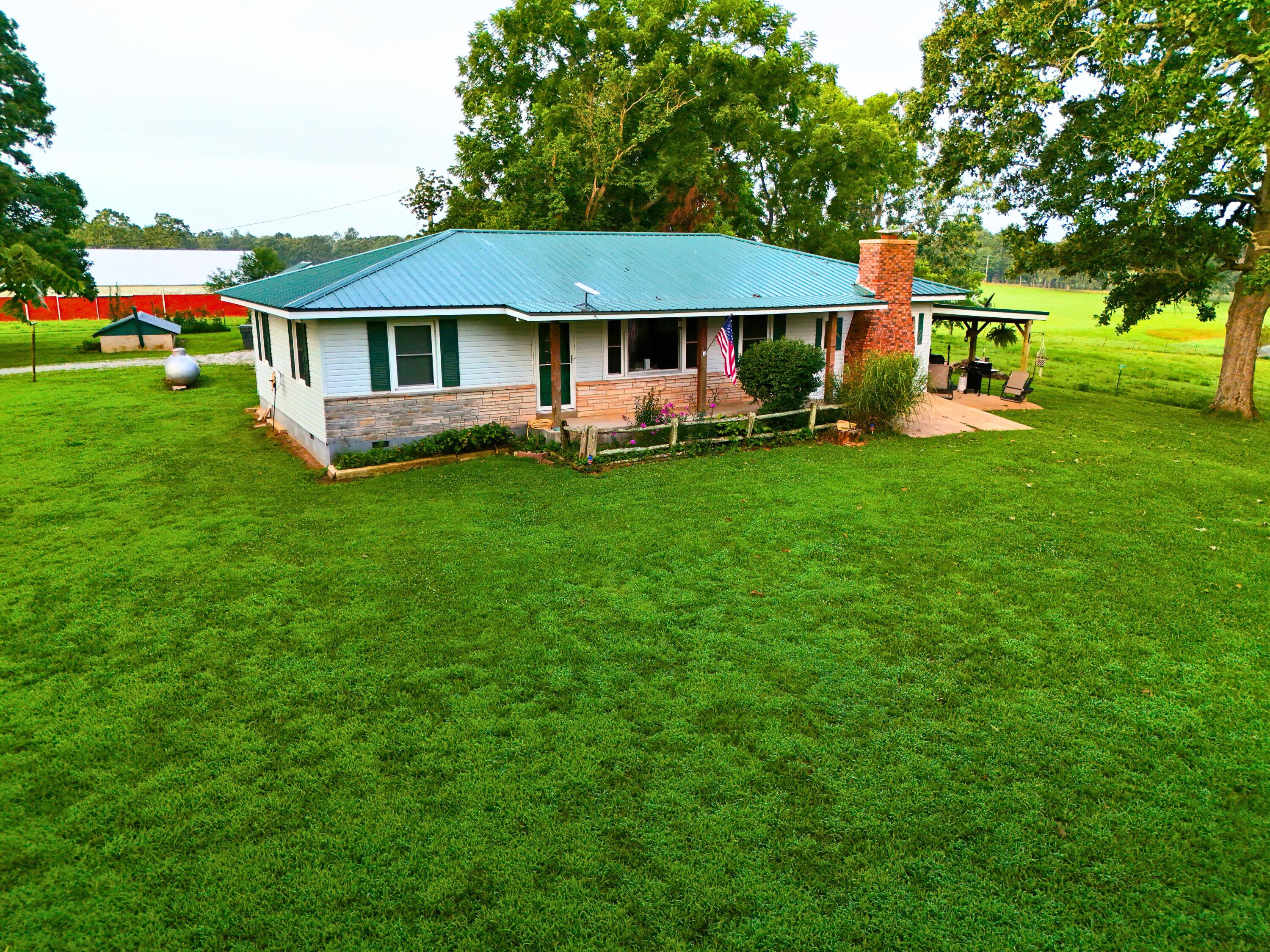 9418 State Route D Property Photo 8