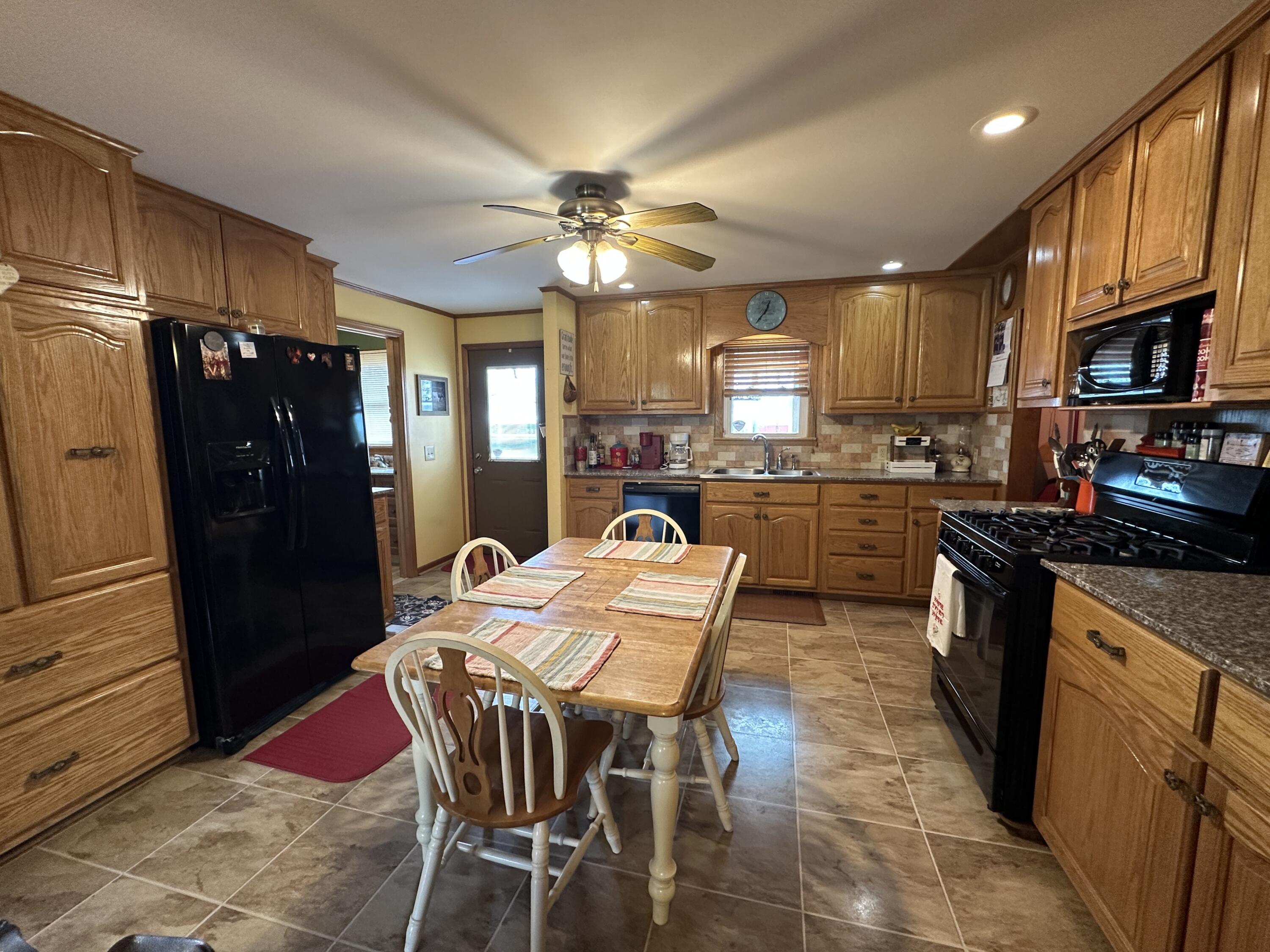 9418 State Route D Property Photo 9