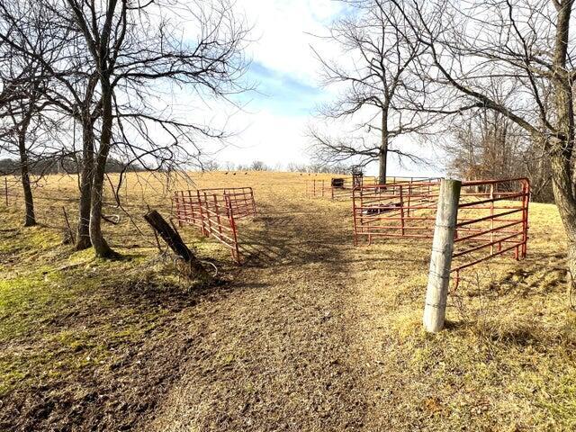 000 N Business 71 Property Photo 19