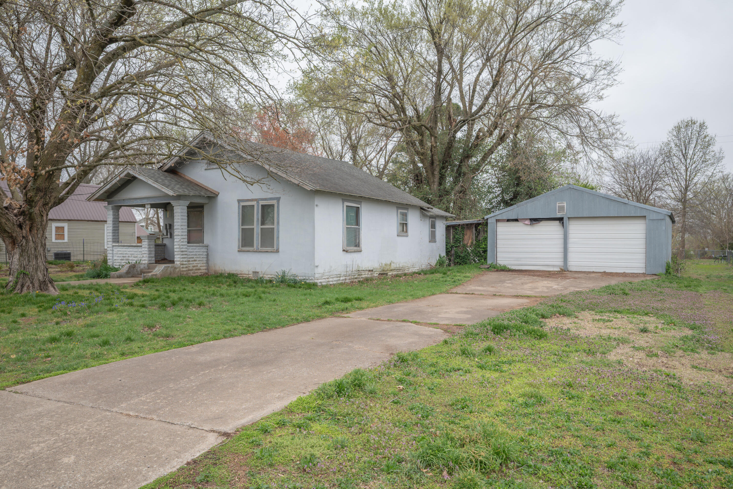 133 South School Street Property Photo 3