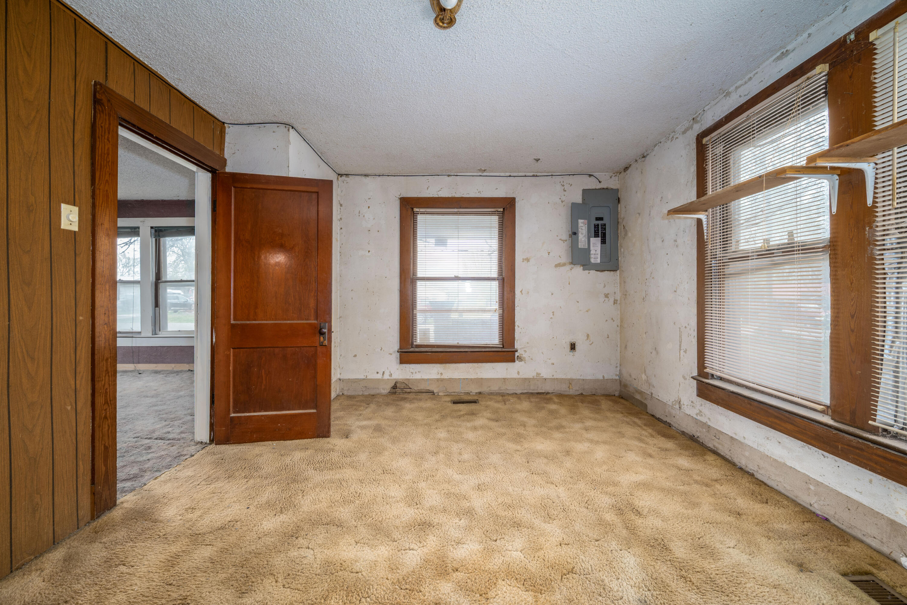133 South School Street Property Photo 8