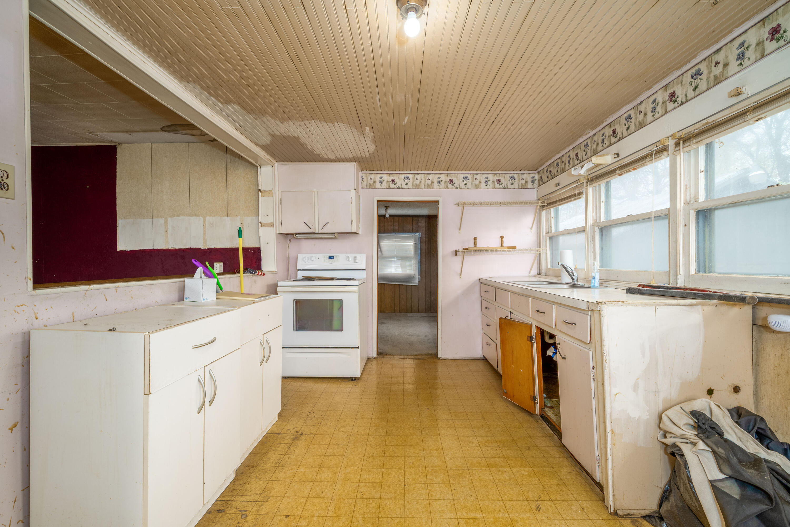 133 South School Street Property Photo 11