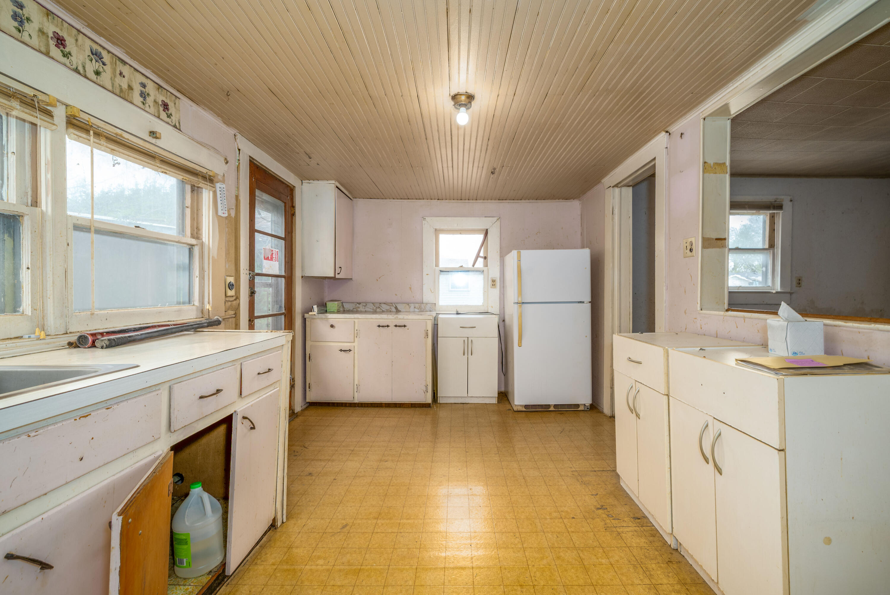 133 South School Street Property Photo 12