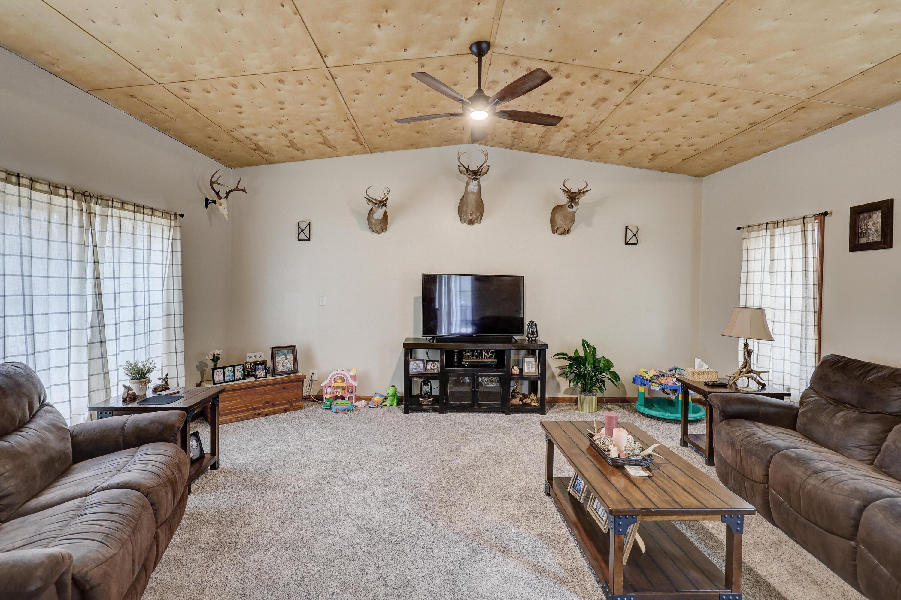 17669 Kentucky Road Property Photo 5