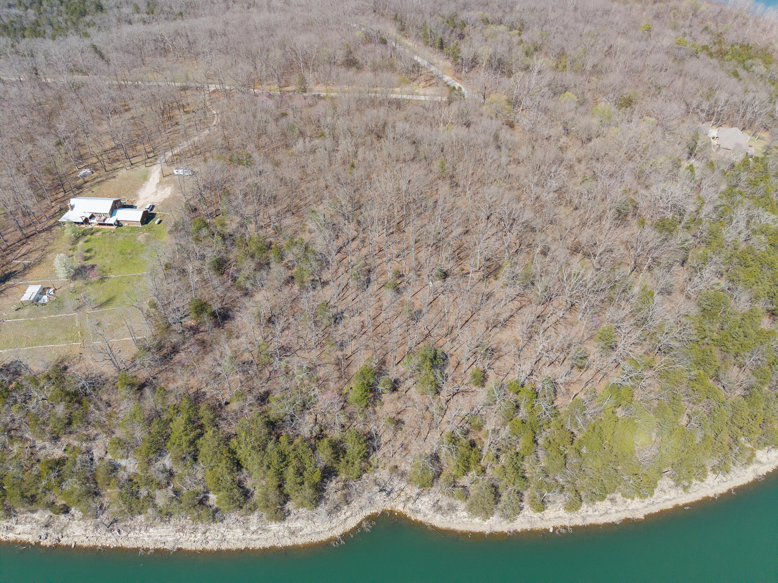 000 Oaks Landing Drive Property Photo 3