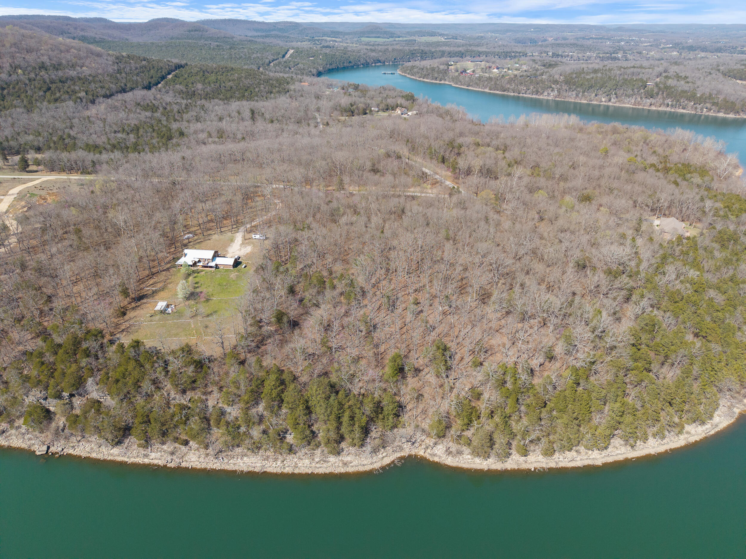 000 Oaks Landing Drive Property Photo 6