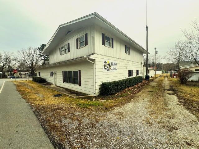 417 Main Street Property Photo 9