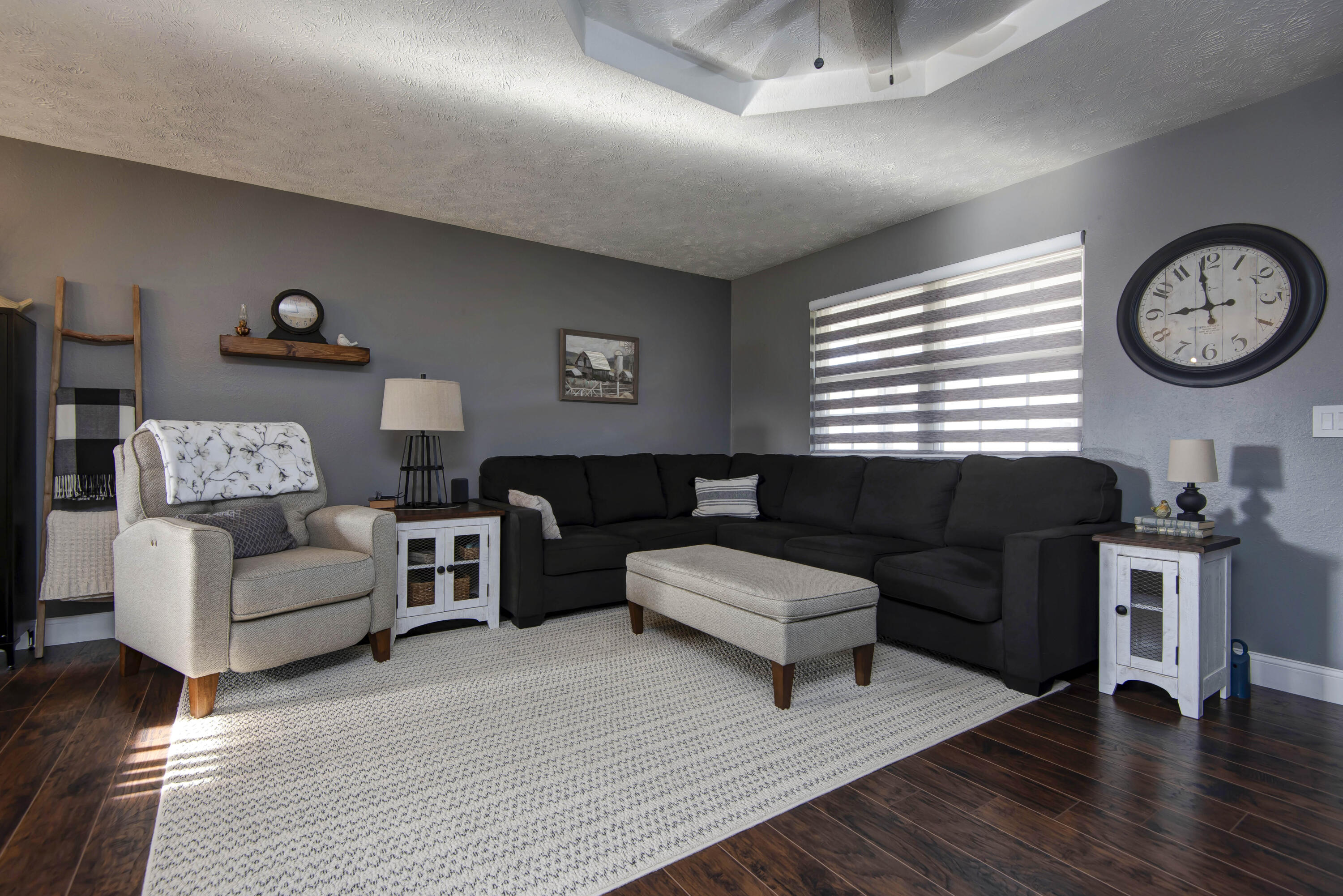 498 Ash Street Property Photo 4