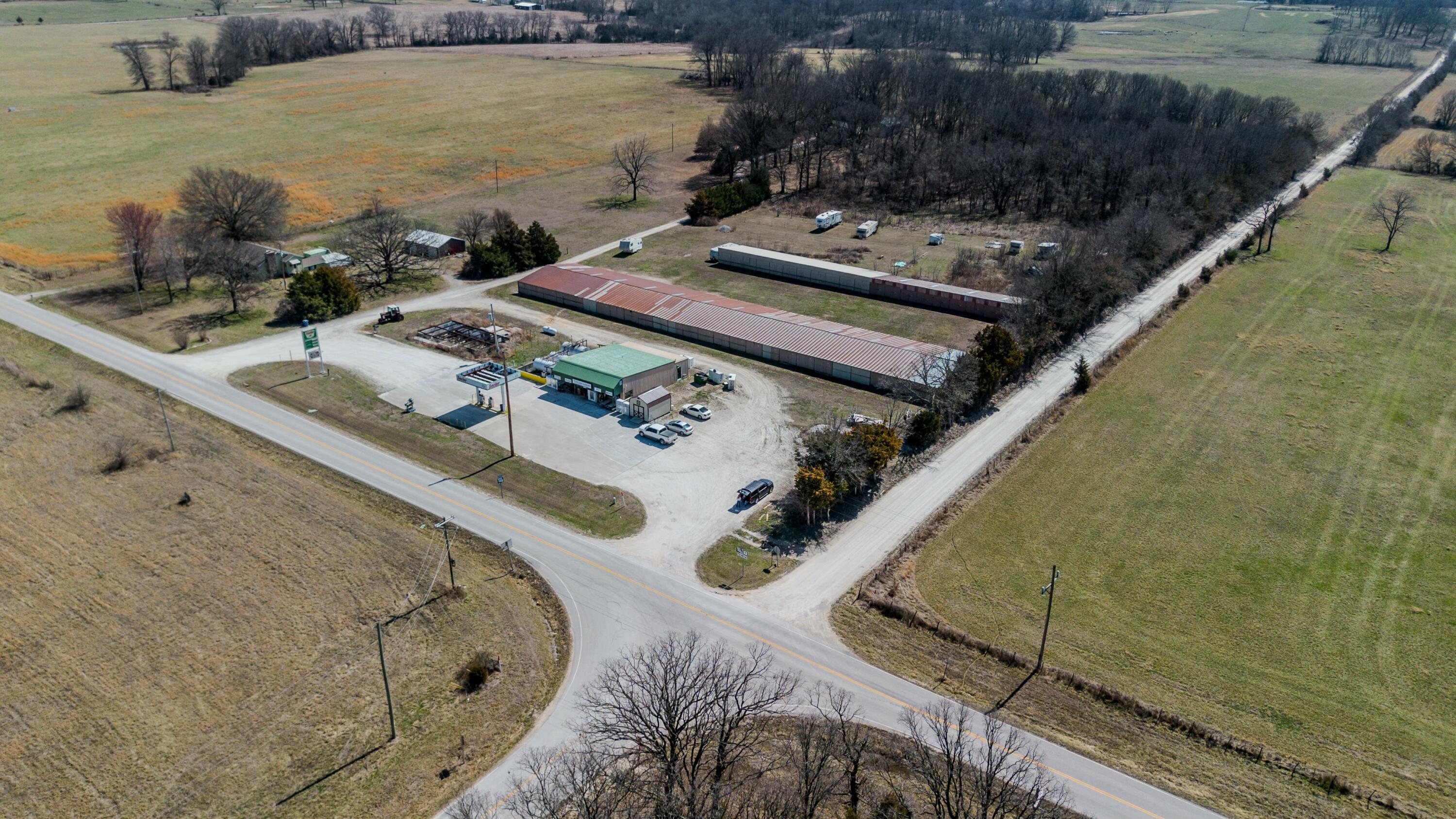 784 East State Highway 215 Property Photo 48