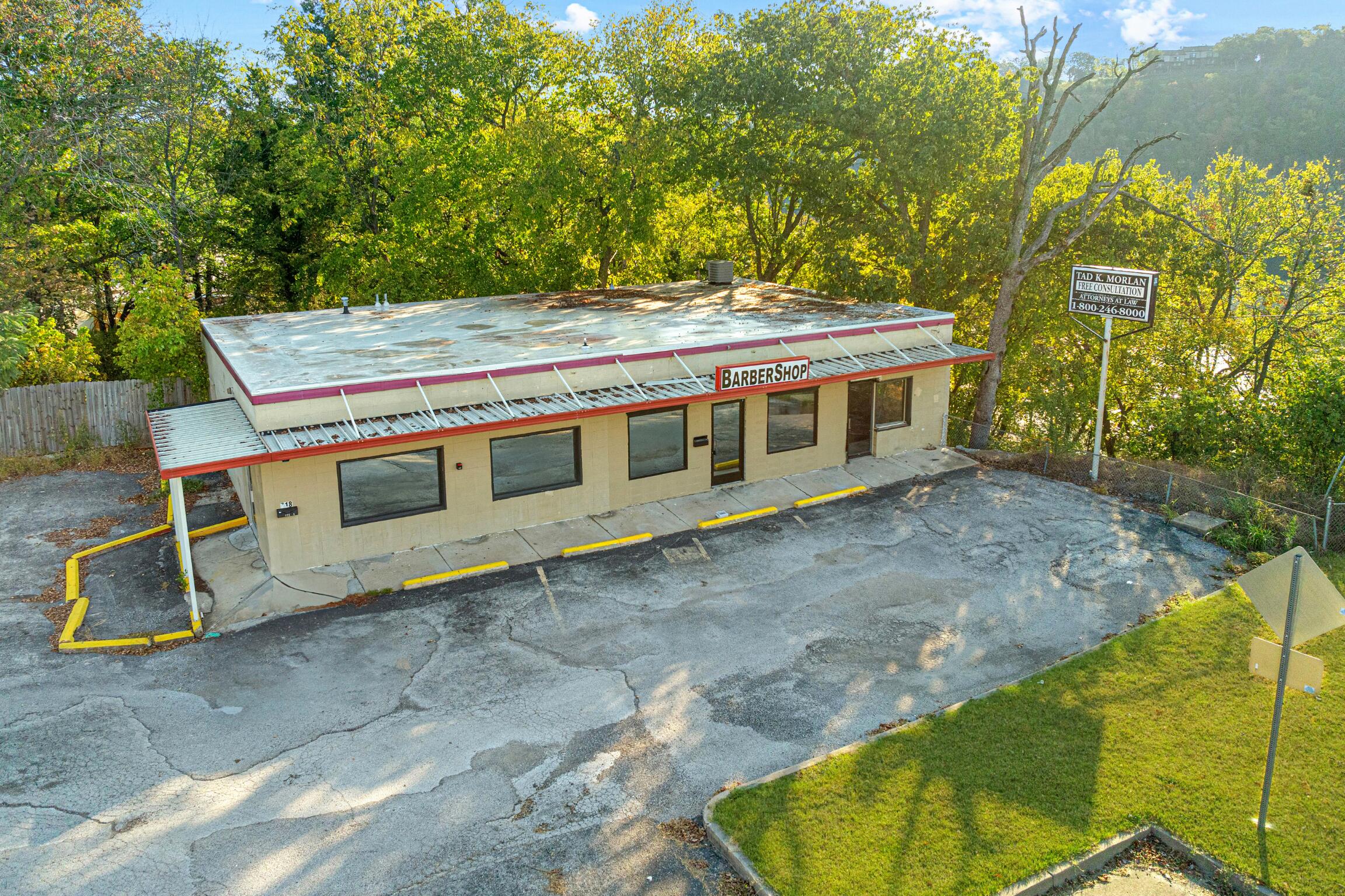 718 South Business 65 Property Photo 2