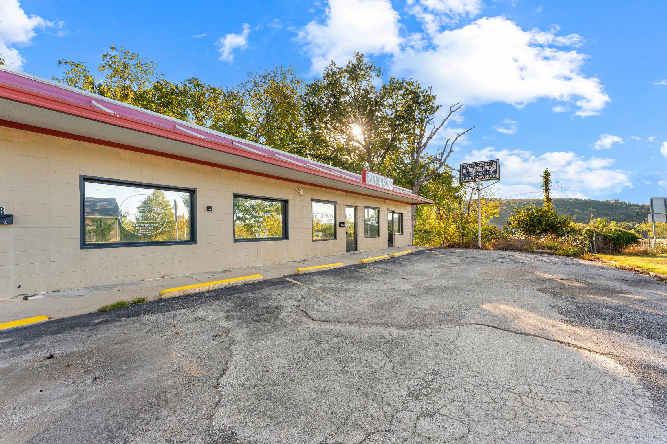 718 South Business 65 Property Photo 3