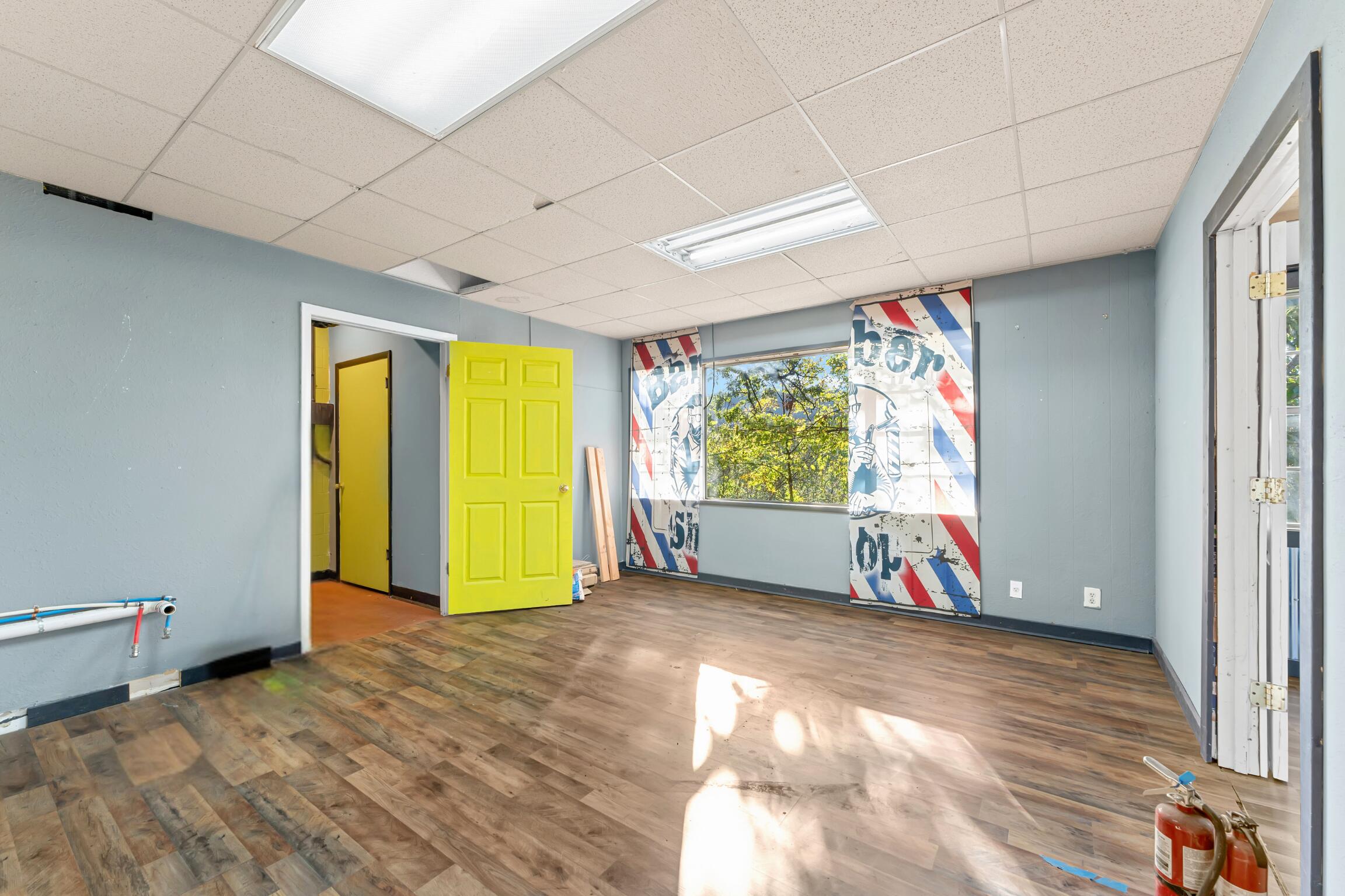 718 South Business 65 Property Photo 7
