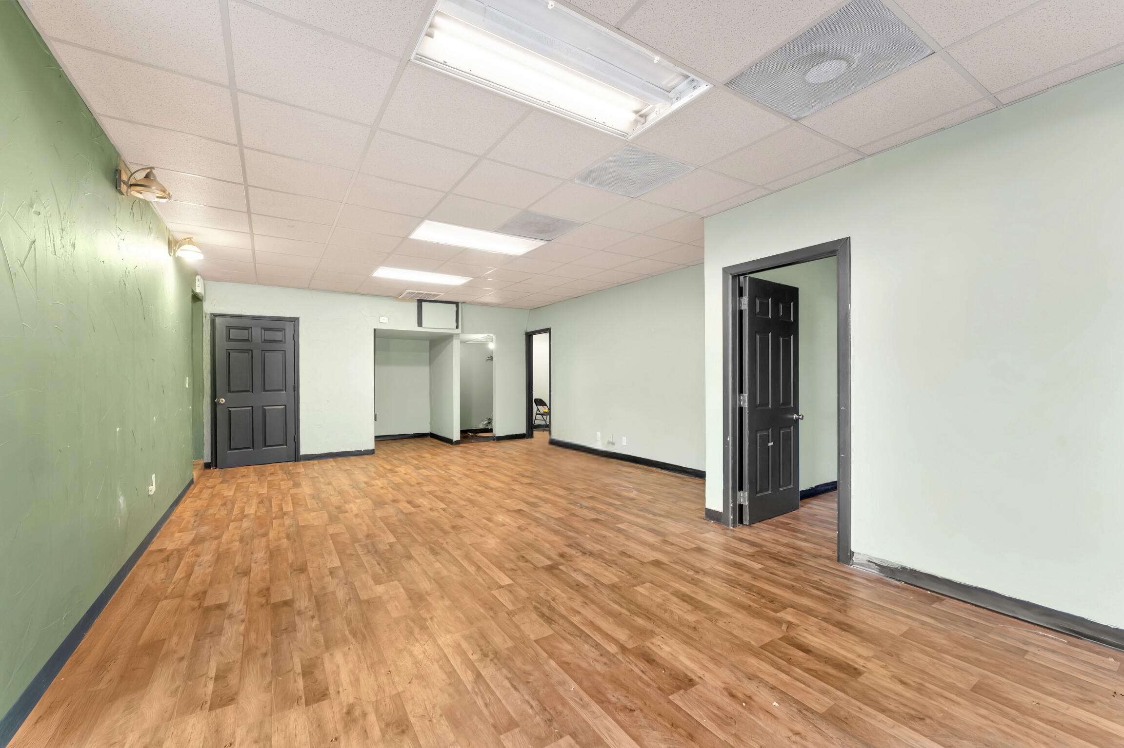 718 South Business 65 Property Photo 8