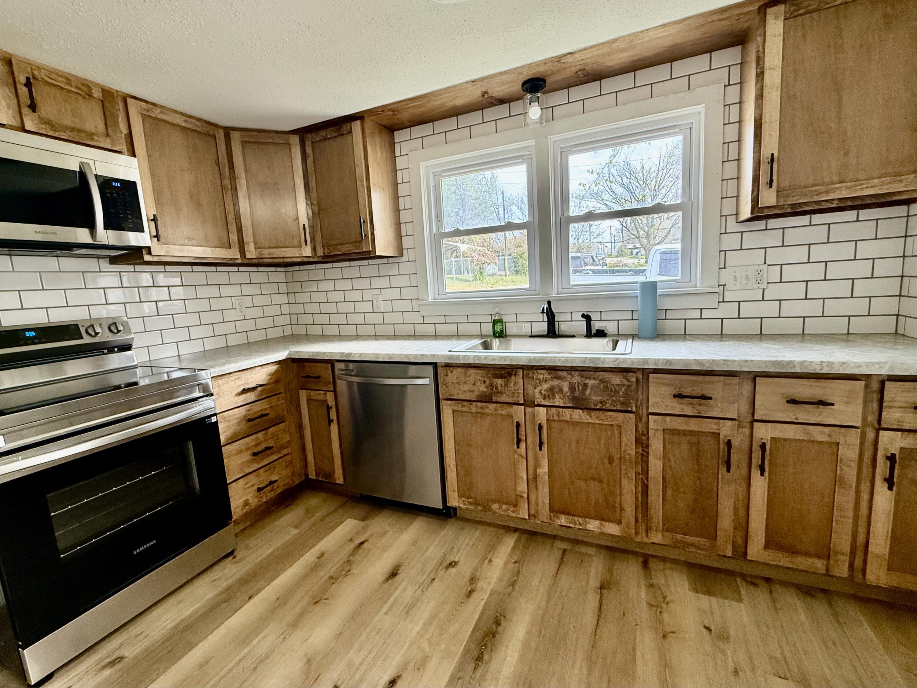 205 West Steffens Street Property Photo 6