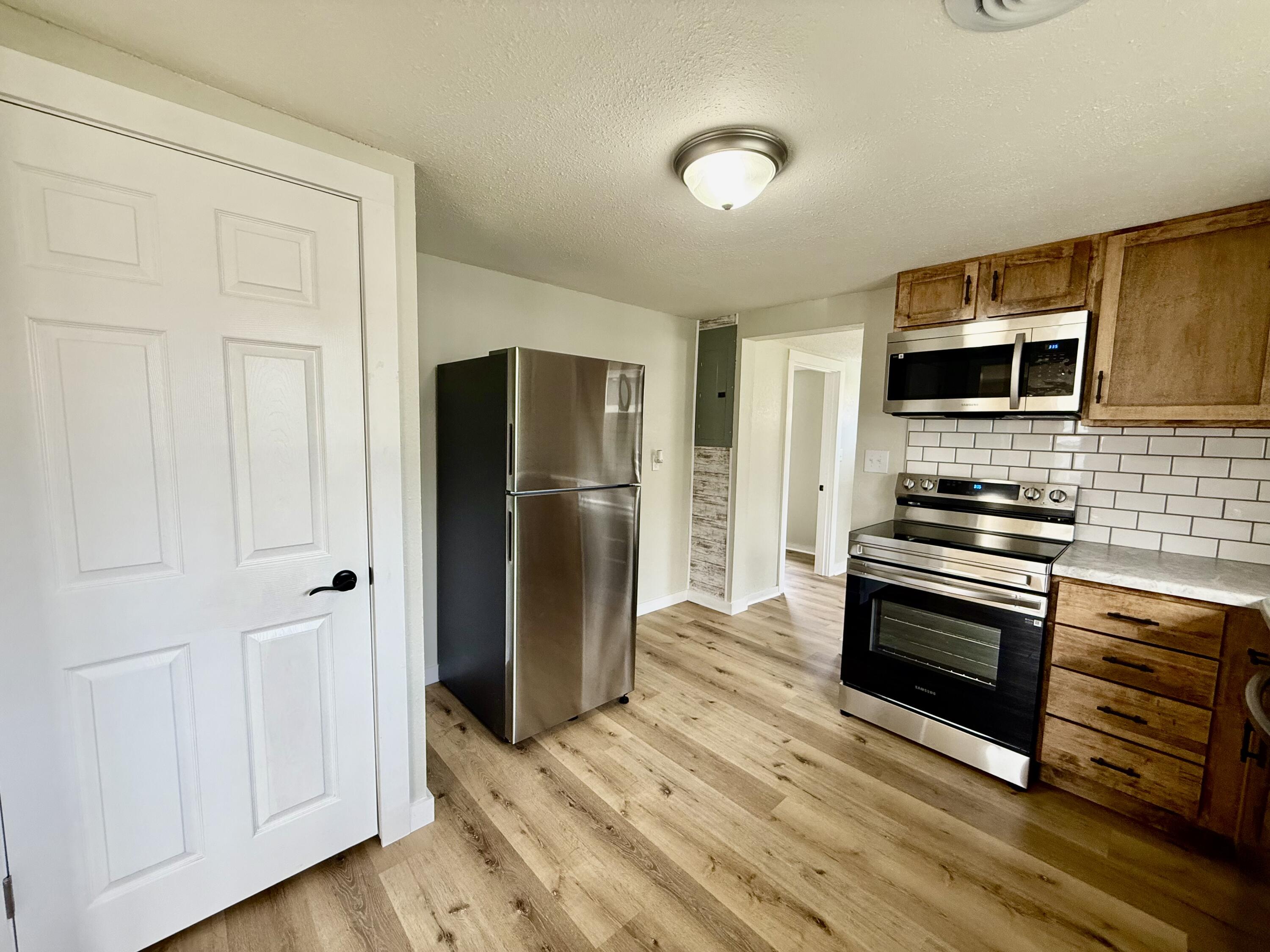 205 West Steffens Street Property Photo 7