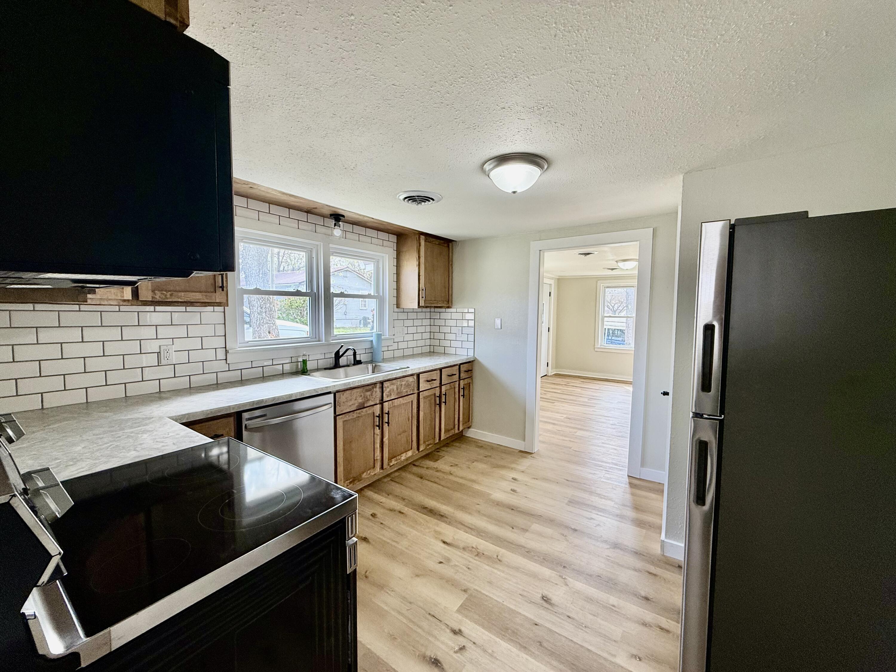 205 West Steffens Street Property Photo 9