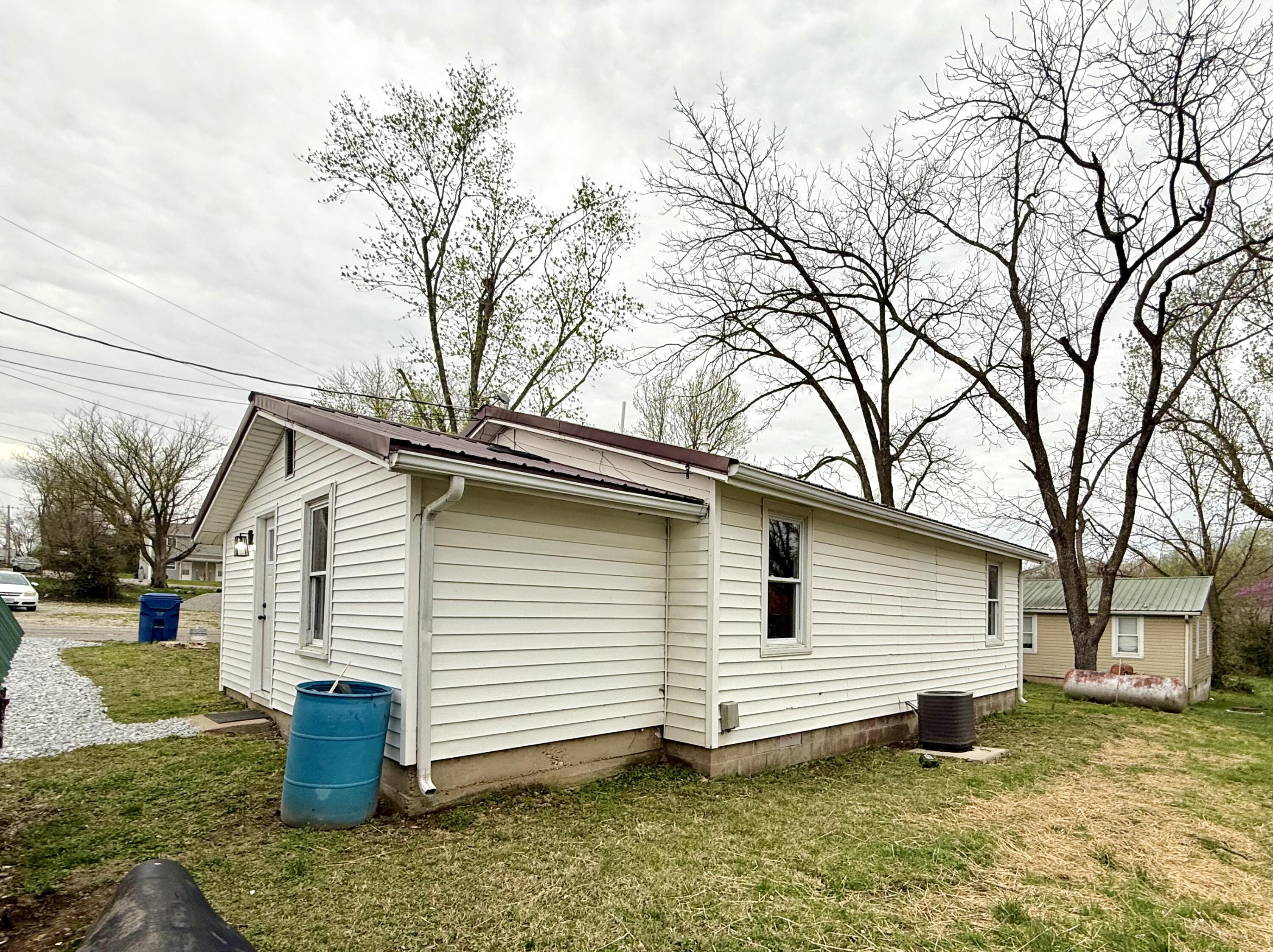 205 West Steffens Street Property Photo 18