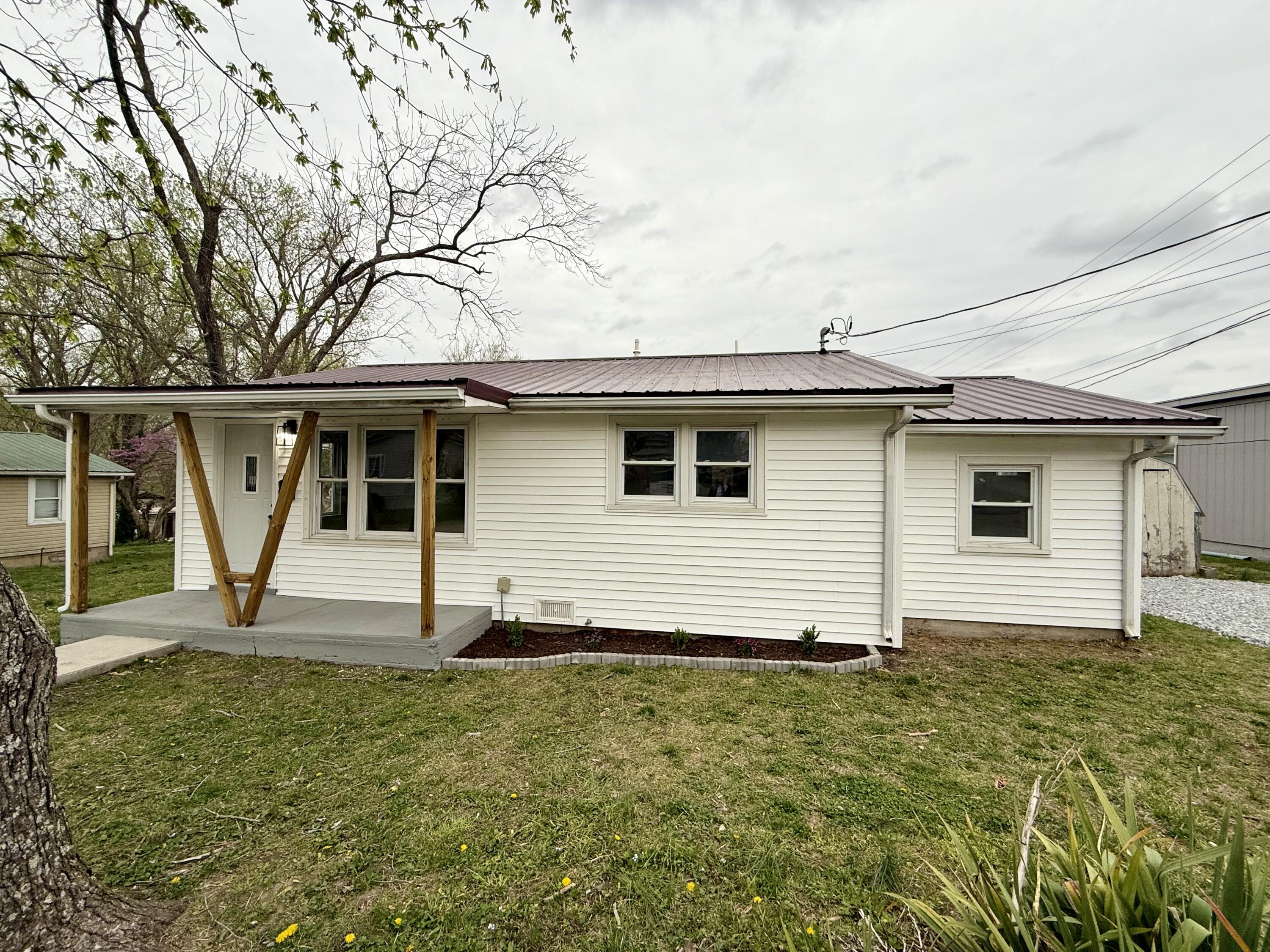205 West Steffens Street Property Photo 20