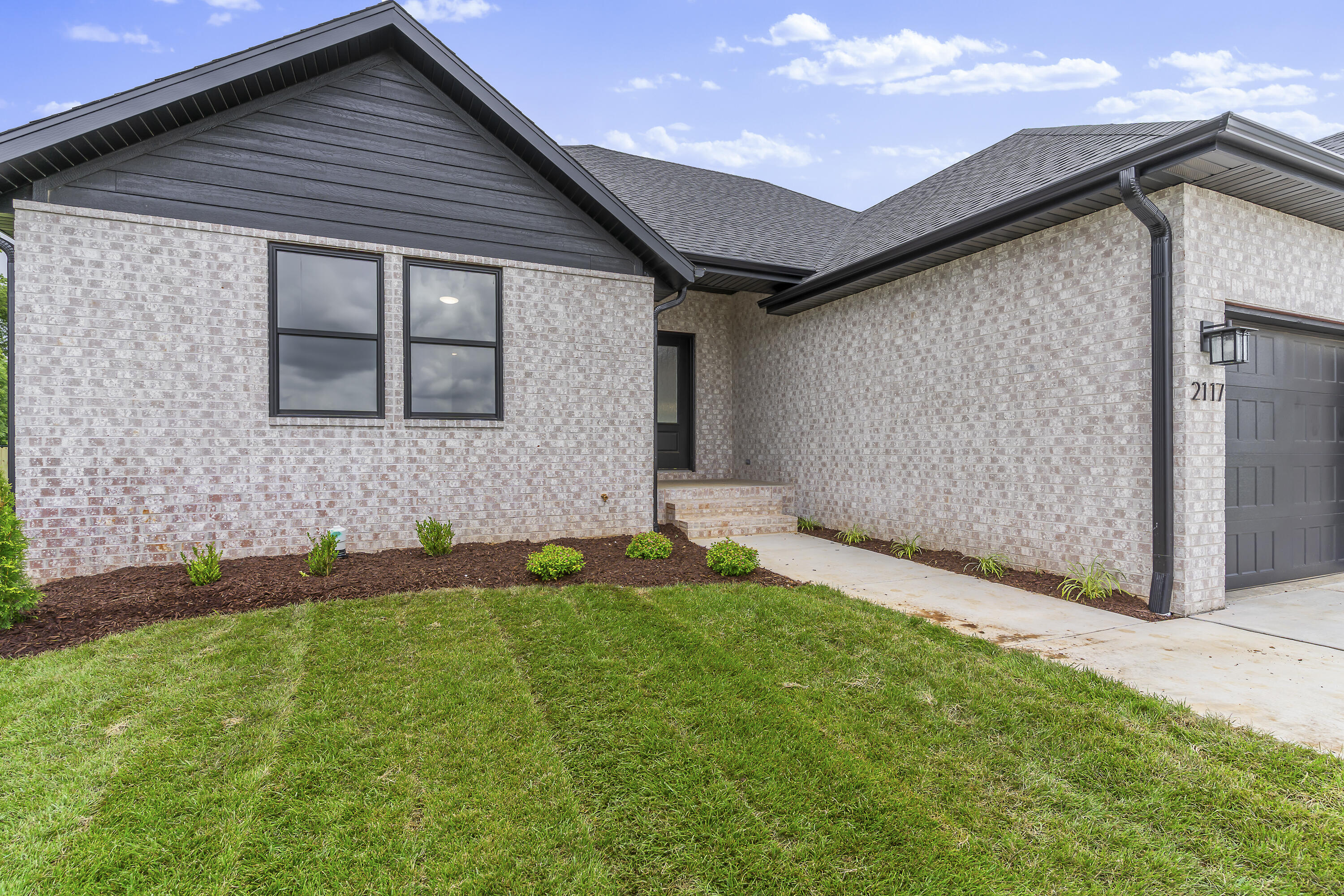2117 North Silver Charm Avenue Property Photo 5