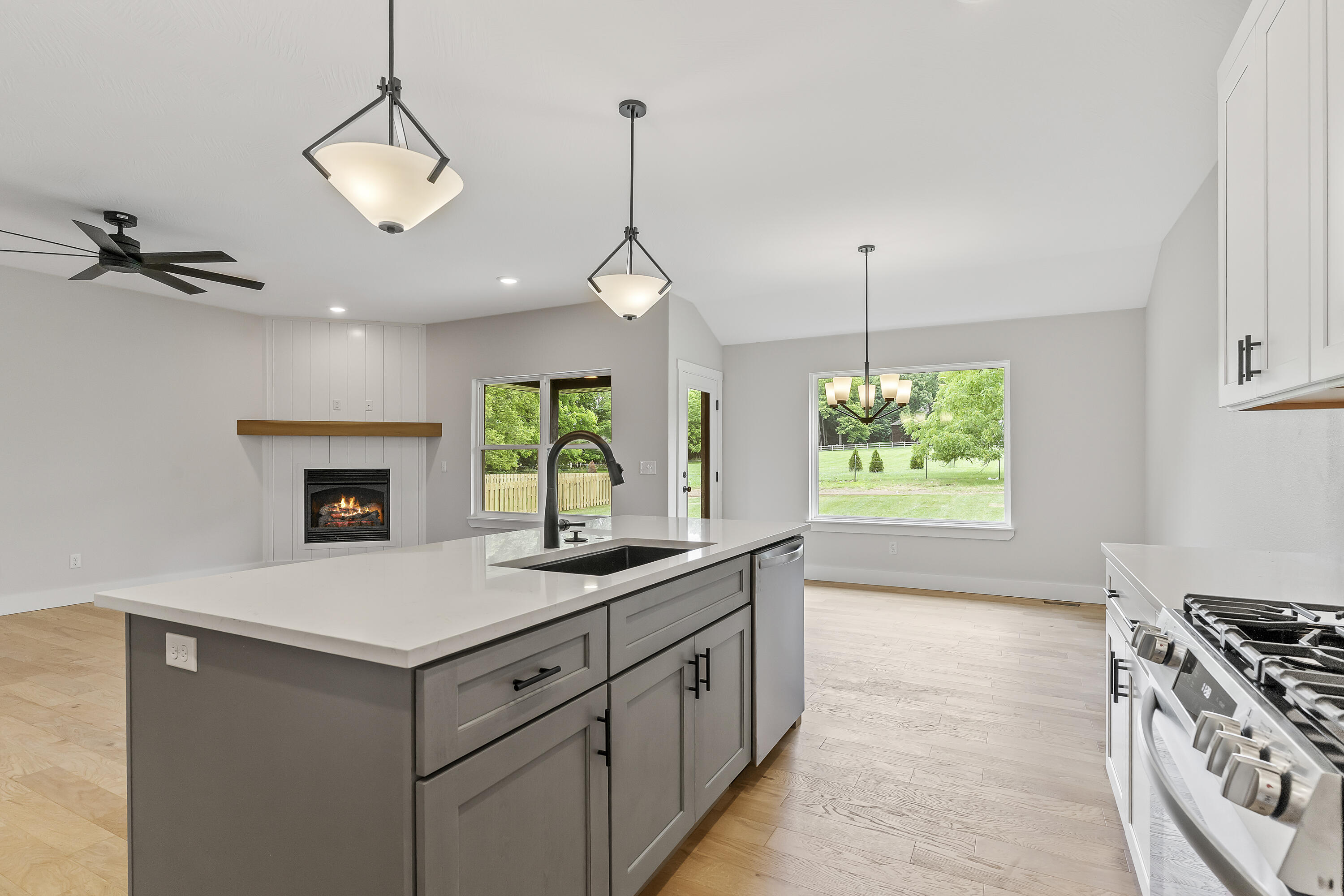 2117 North Silver Charm Avenue Property Photo 17