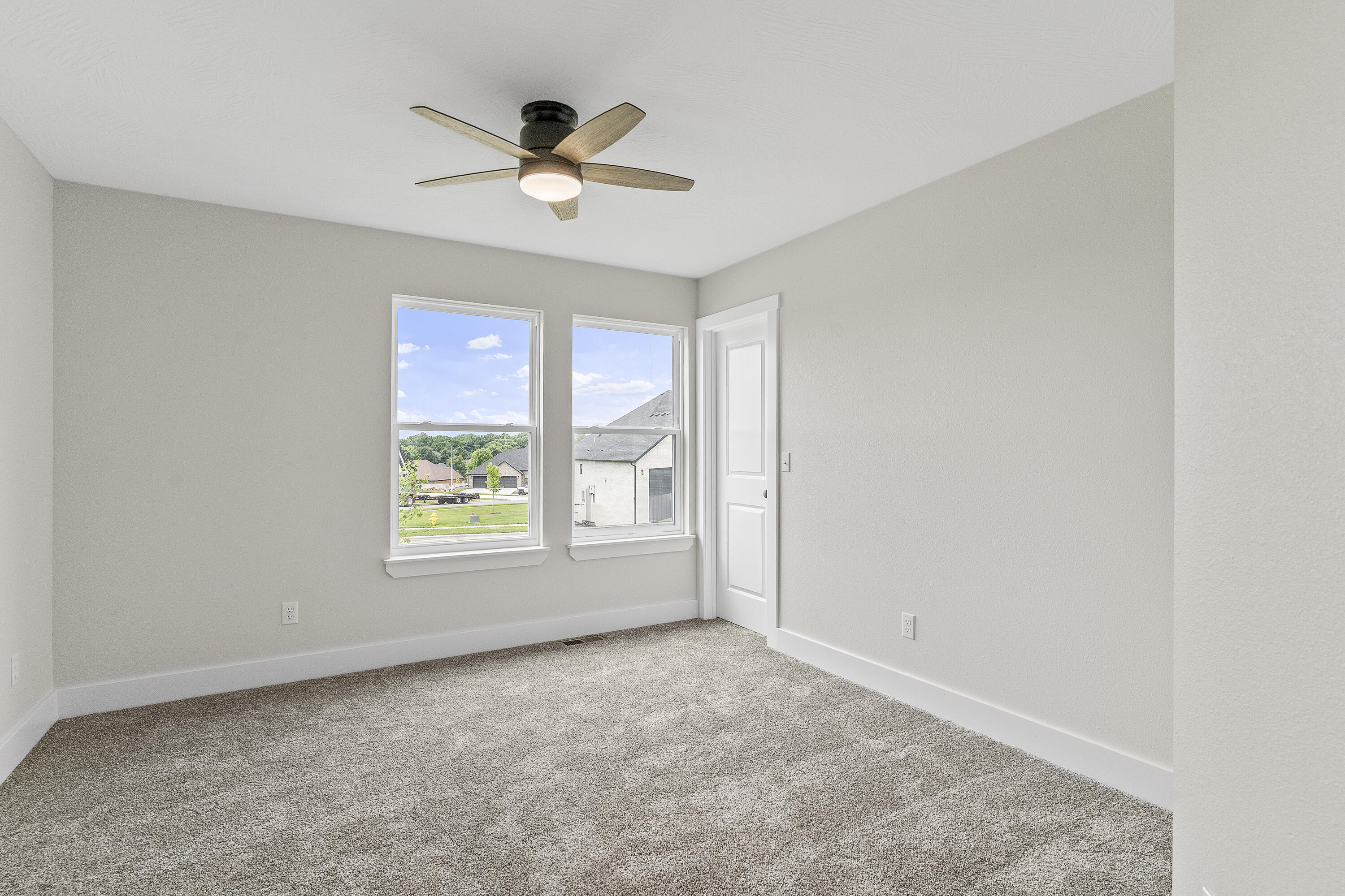 2117 North Silver Charm Avenue Property Photo 28