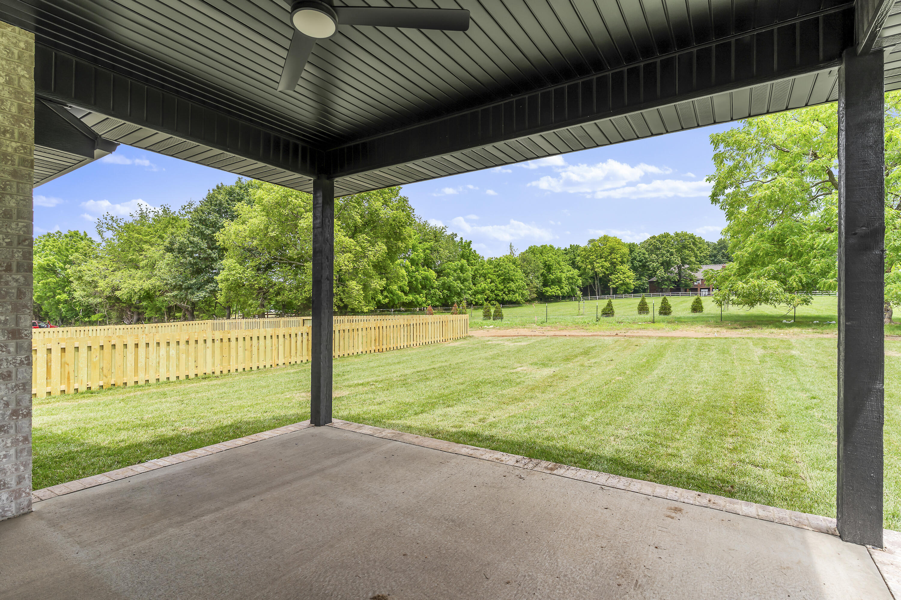 2117 North Silver Charm Avenue Property Photo 37