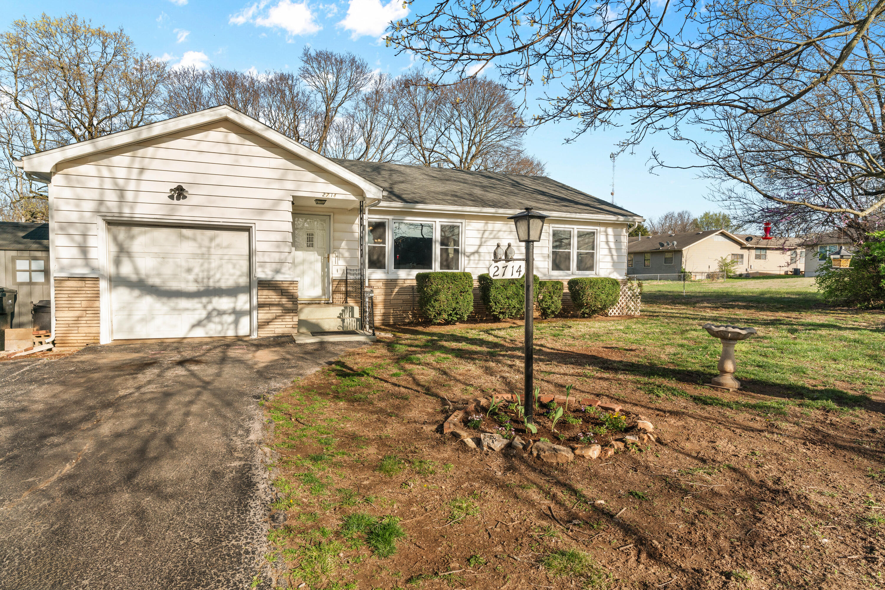 2714 South Golden Avenue Property Photo 4