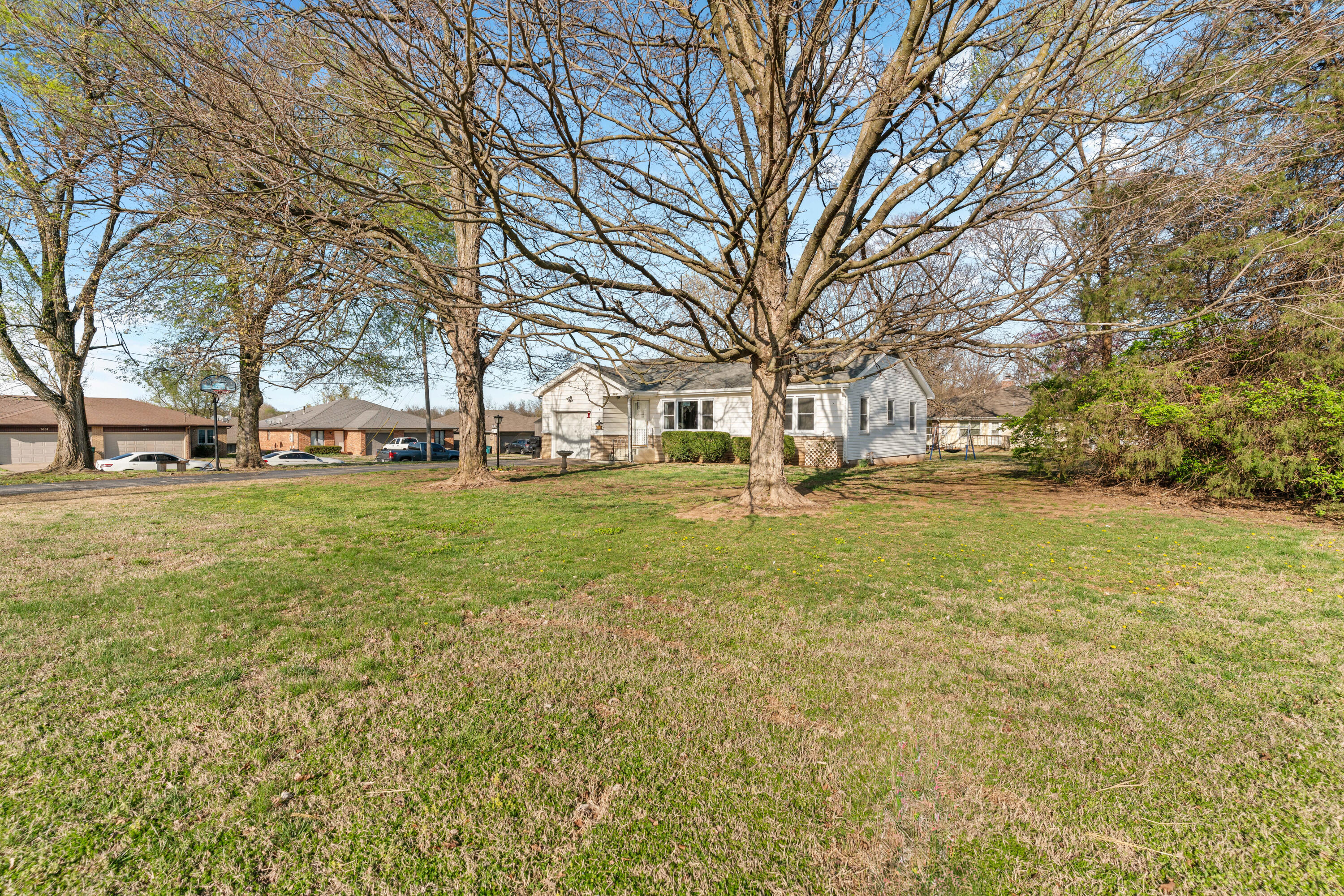 2714 South Golden Avenue Property Photo 7