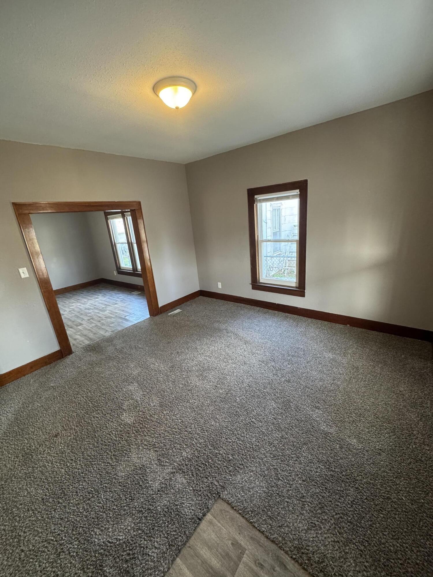 1015 East Broadway Street Property Photo 5