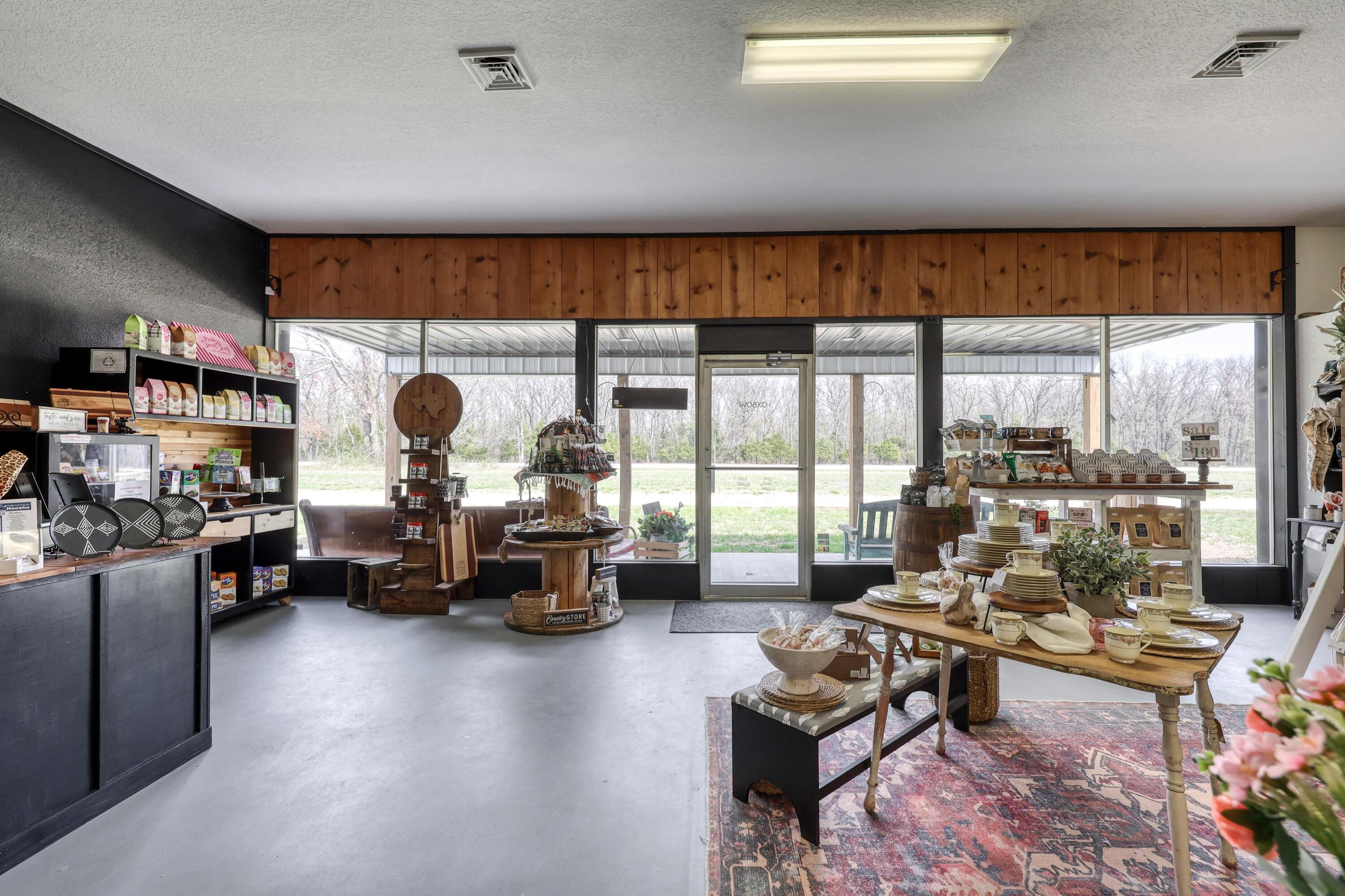 8613 Oxbow Lane Property Photo 8