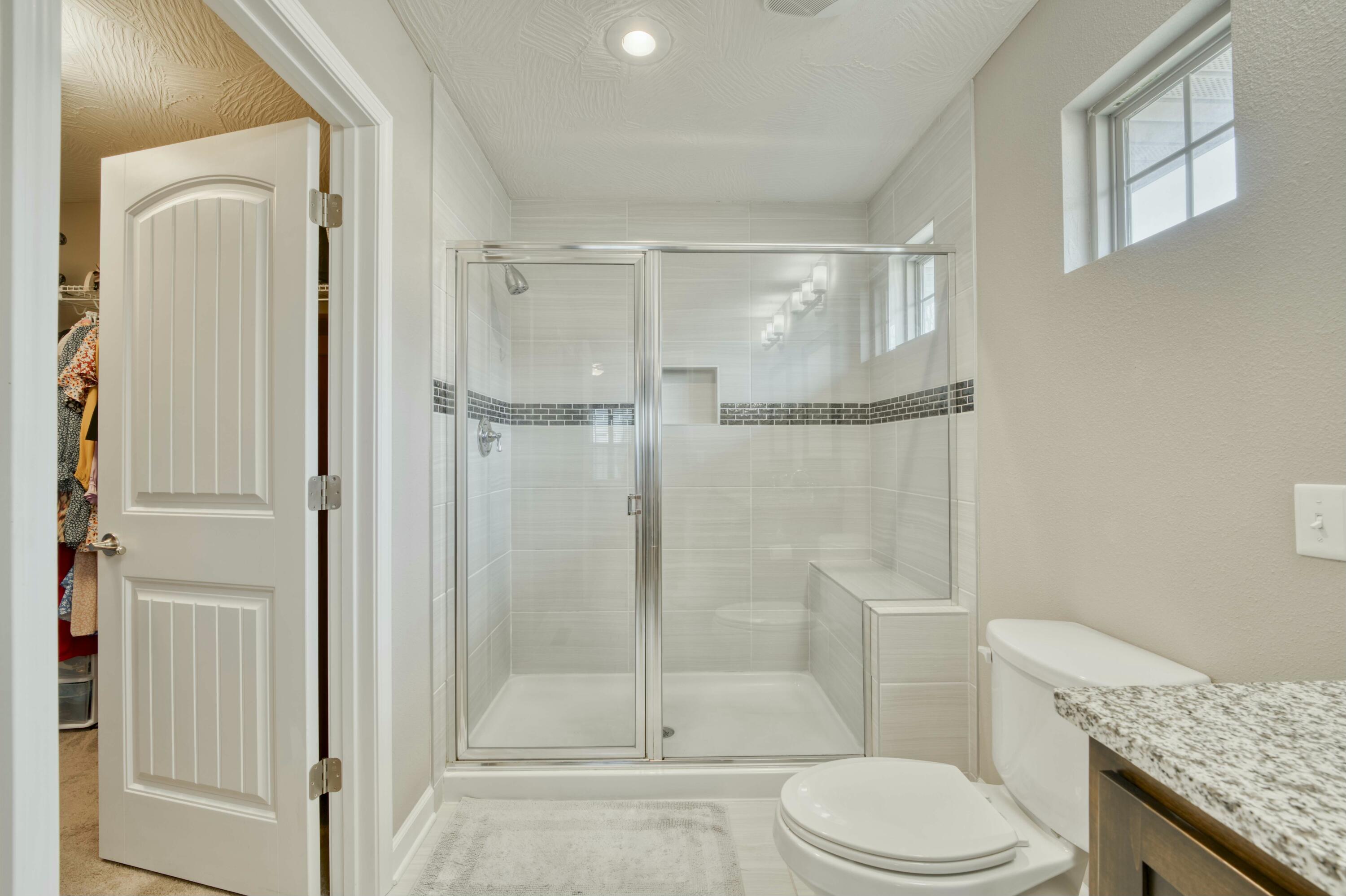 860 North Woodbury Avenue Property Photo 17