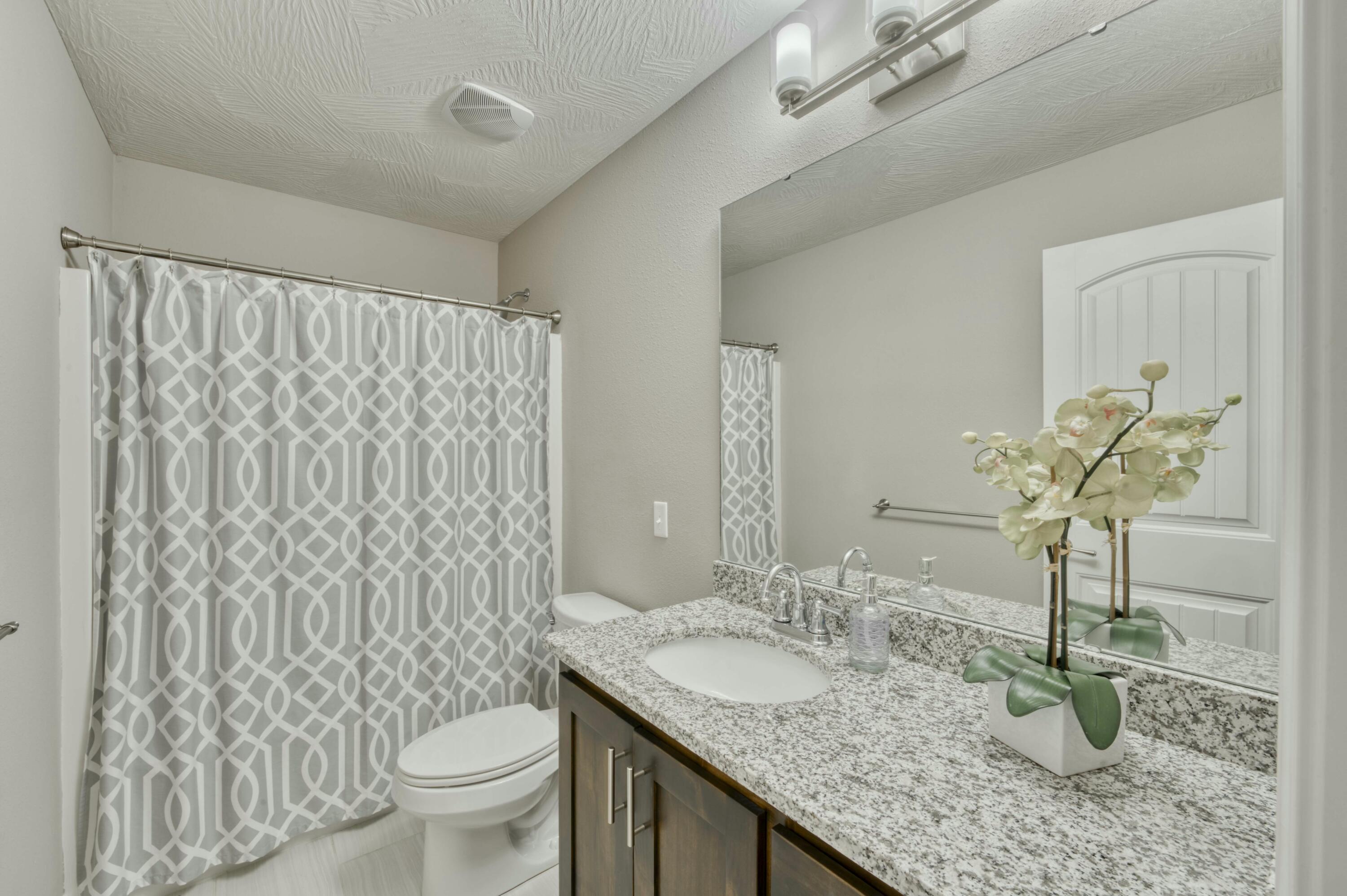 860 North Woodbury Avenue Property Photo 23