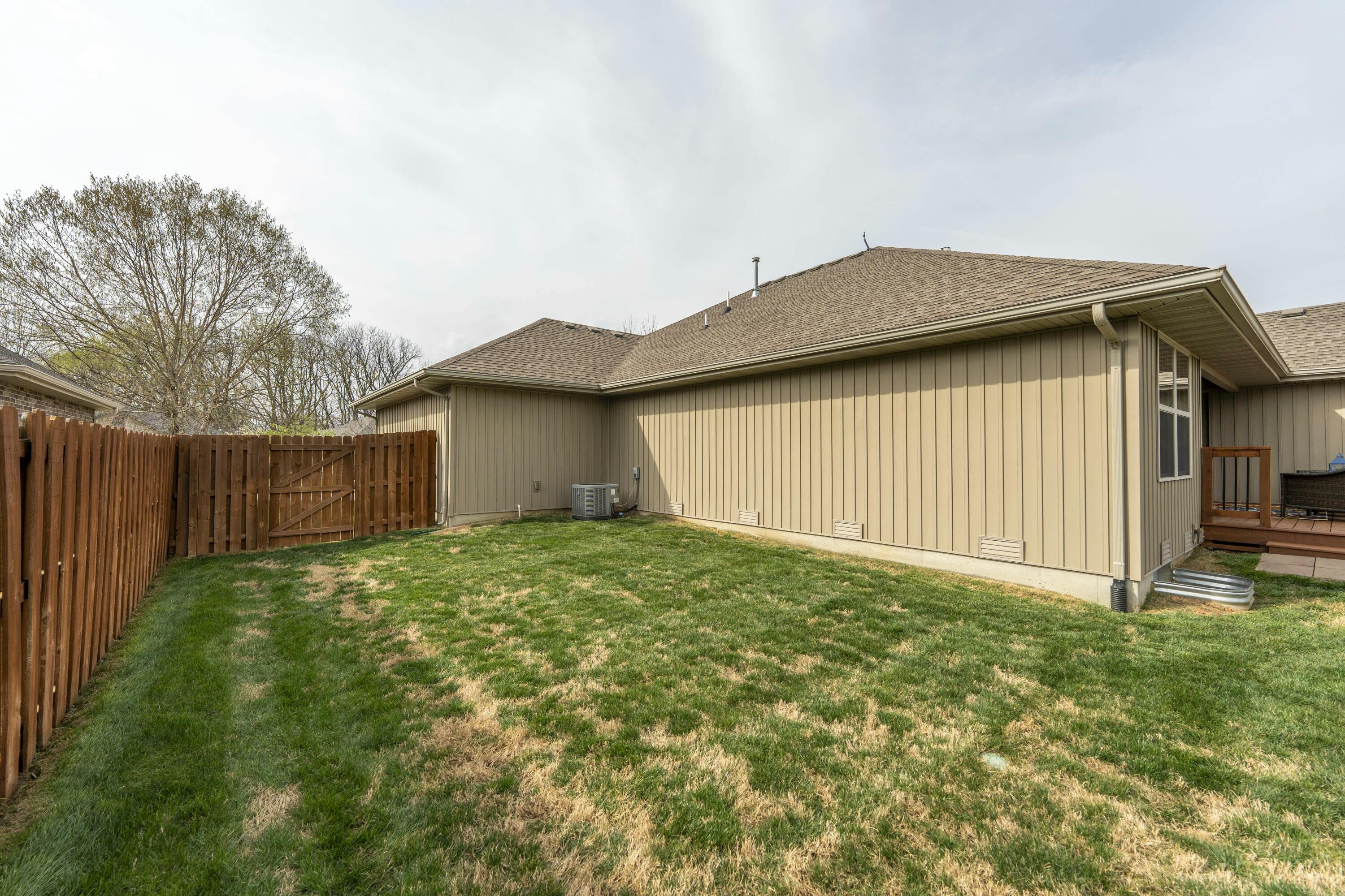 860 North Woodbury Avenue Property Photo 31