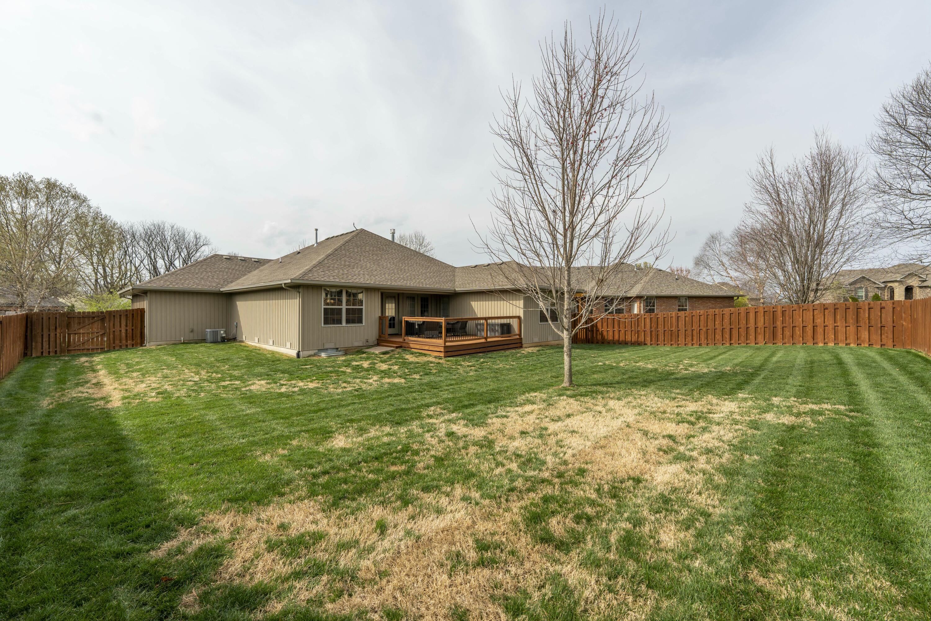 860 North Woodbury Avenue Property Photo 32